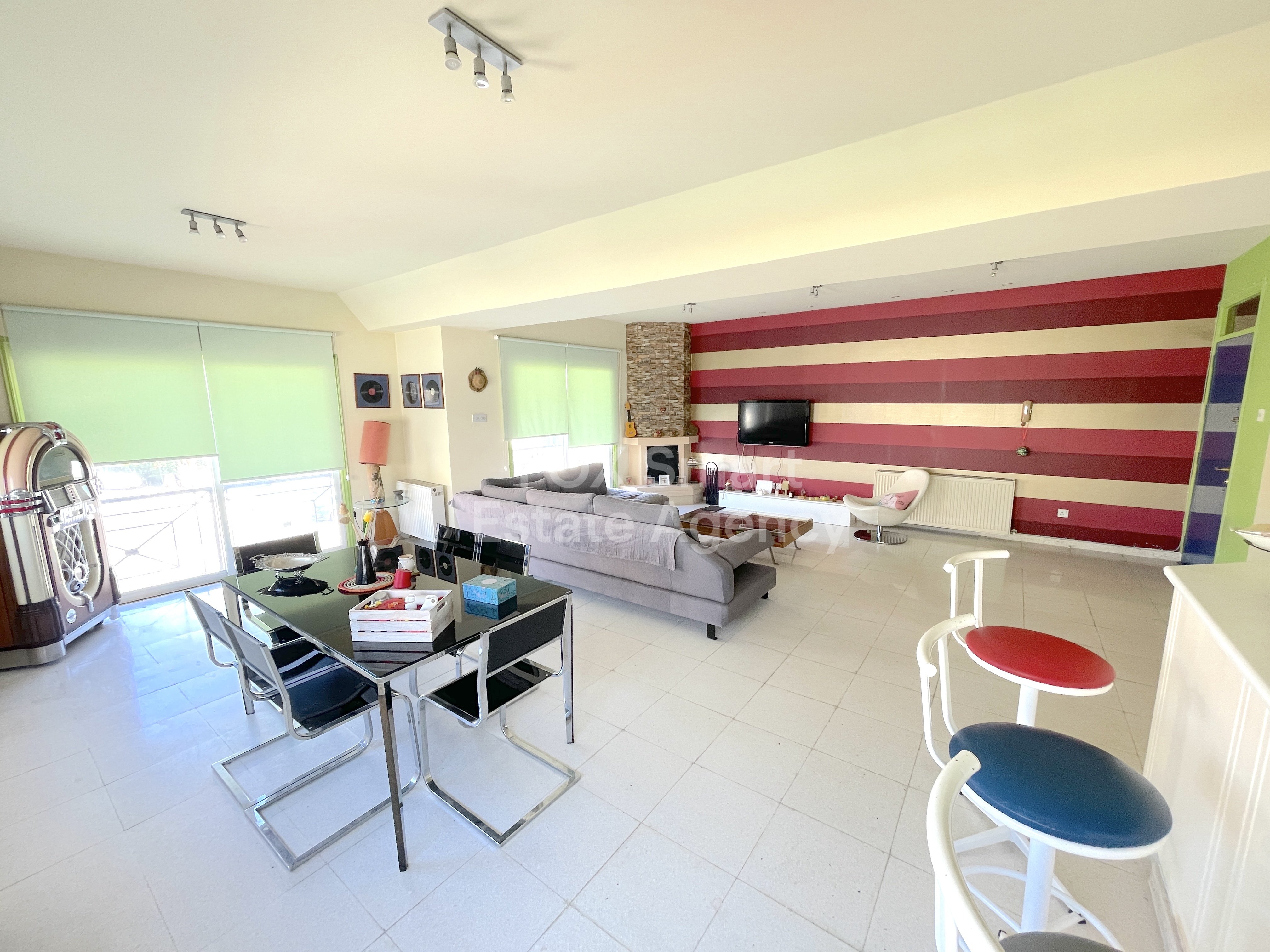 Prime Urban Retreat: Stylish Living in Heart of Aglantzia