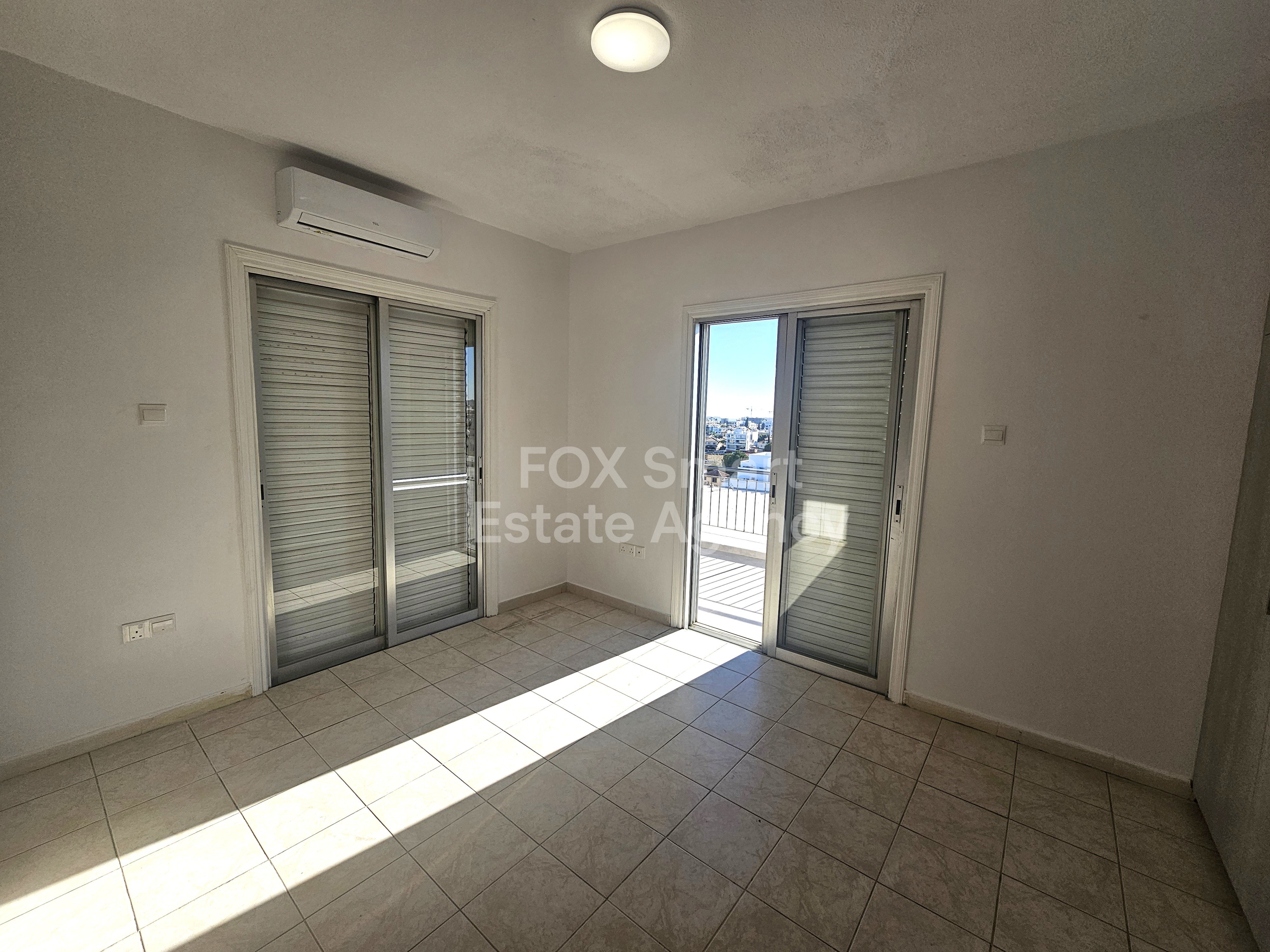 🌇 Renovated 3-Bedroom Penthouse Apartment 163 sqm + 110 sqm Verandas in Strovolos (Stavrou Area), Nicosia