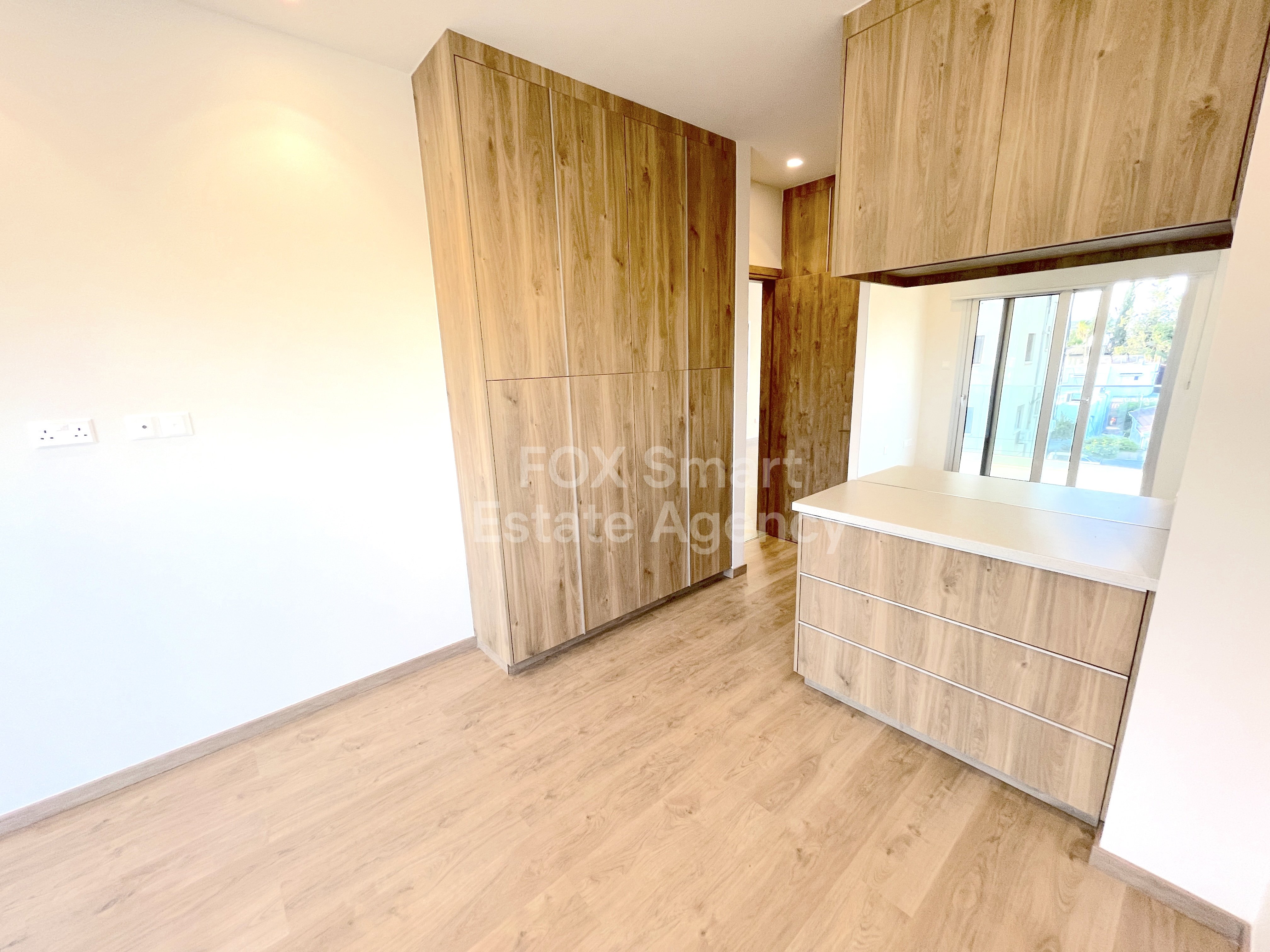 Charming Top-Floor 2-Bedroom Apartment with Expansive Balcony Near American Medical Center in Strovolos!