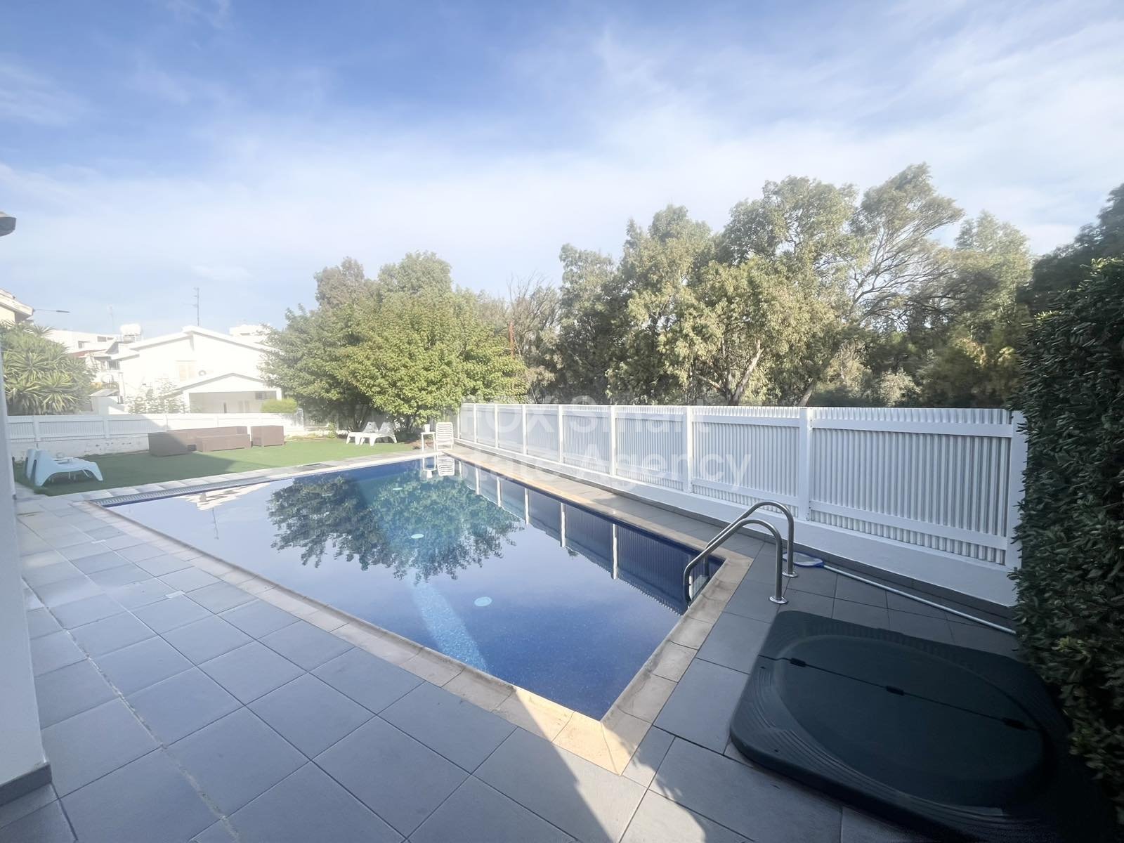 For rent 5 bedroom semi detached furnished house in Strovolos, close to the Presidential Palace, Wargaming, English School and PWC.