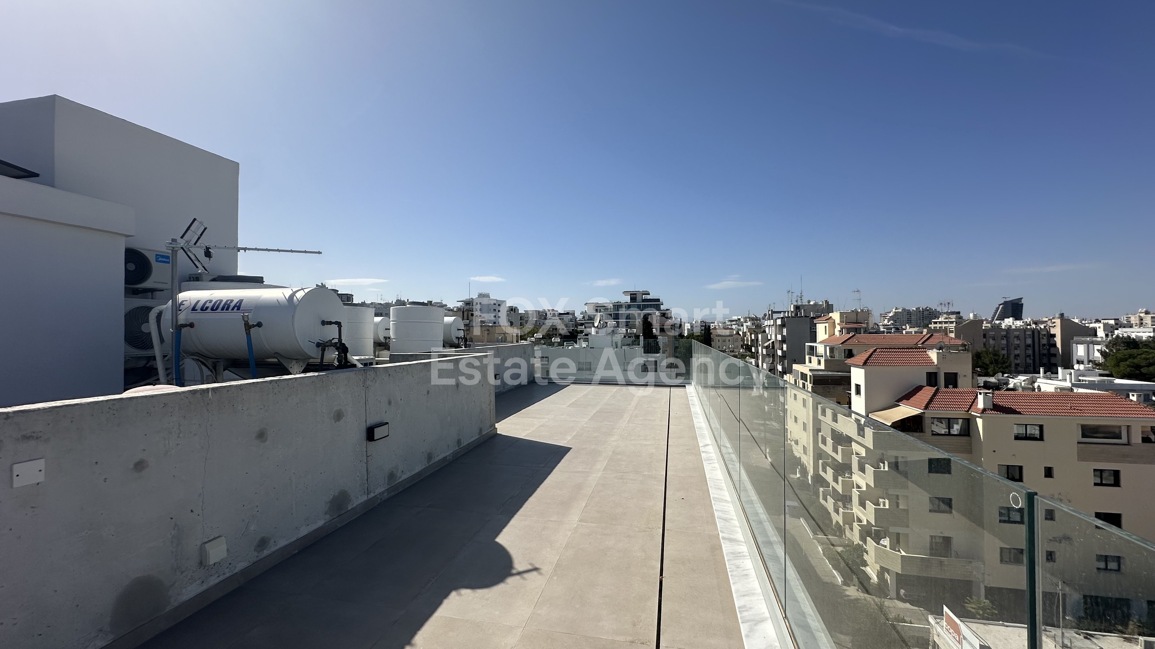 Luxurious Three Bedroom Penthouse Apartment