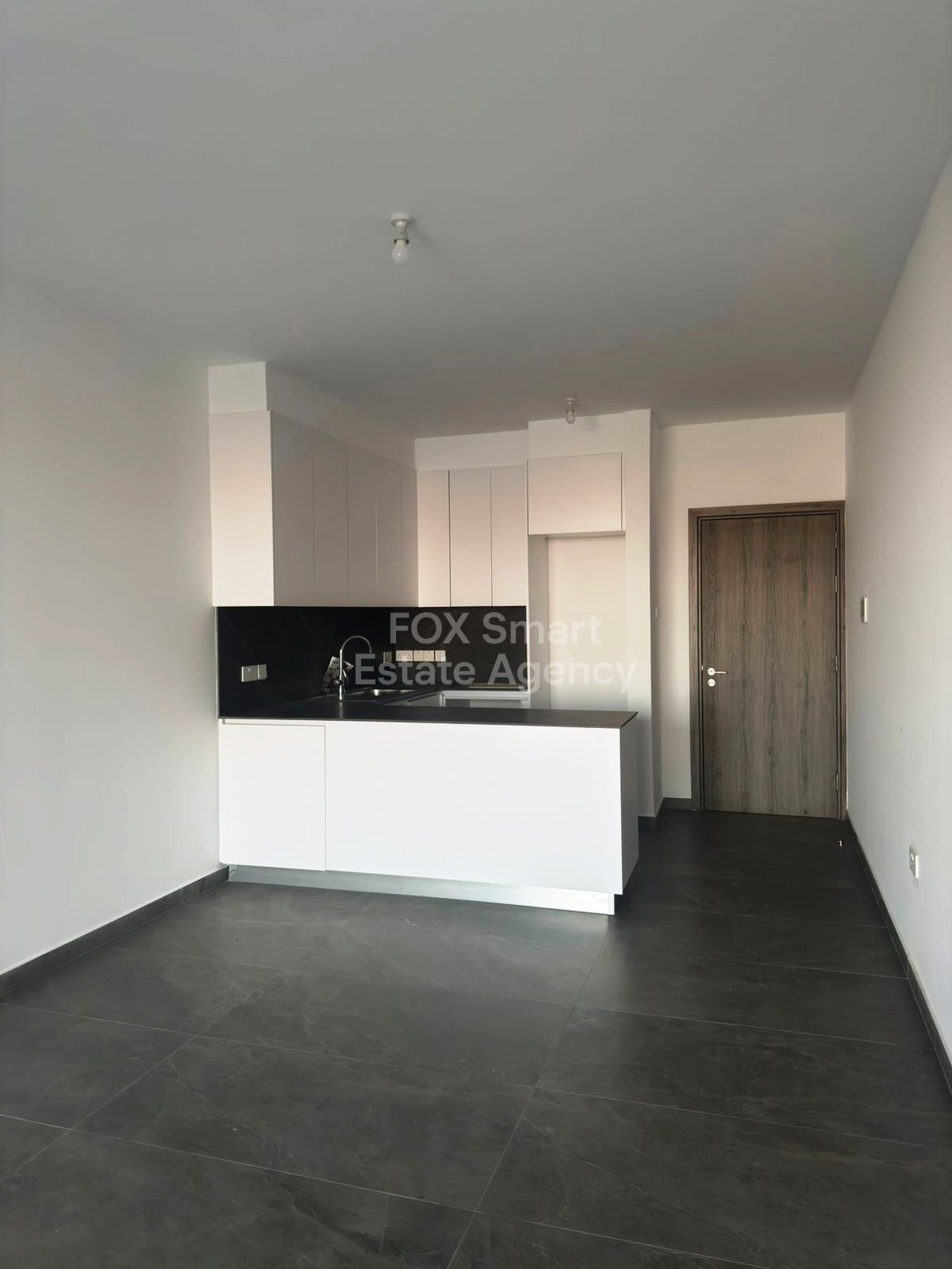 2 Bedroom Ready to Move In, with Roof Garden, Apartment For Sale in Larnaca, Salamina stadium area