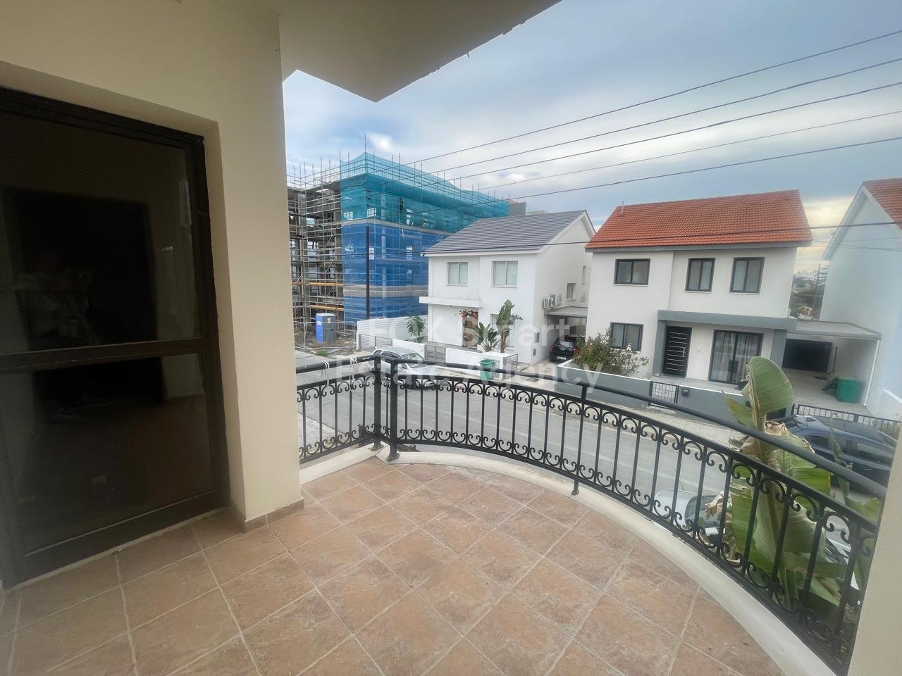 Spacious 4-Bedroom Home in Vergina – Quiet Residential Area