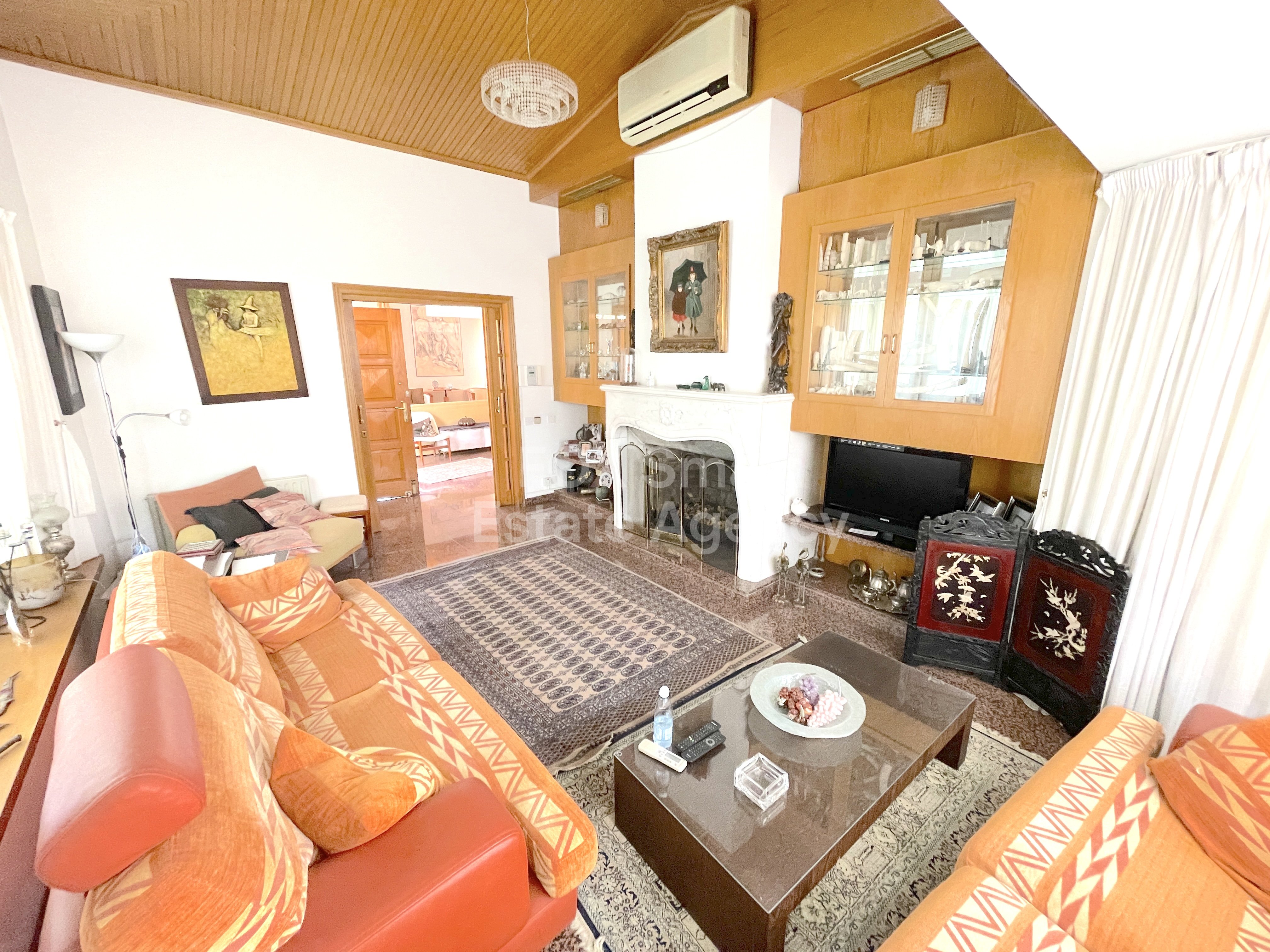 Timeless Elegance in Platy Aglantzias area: Your Dream Home with big yard Awaits