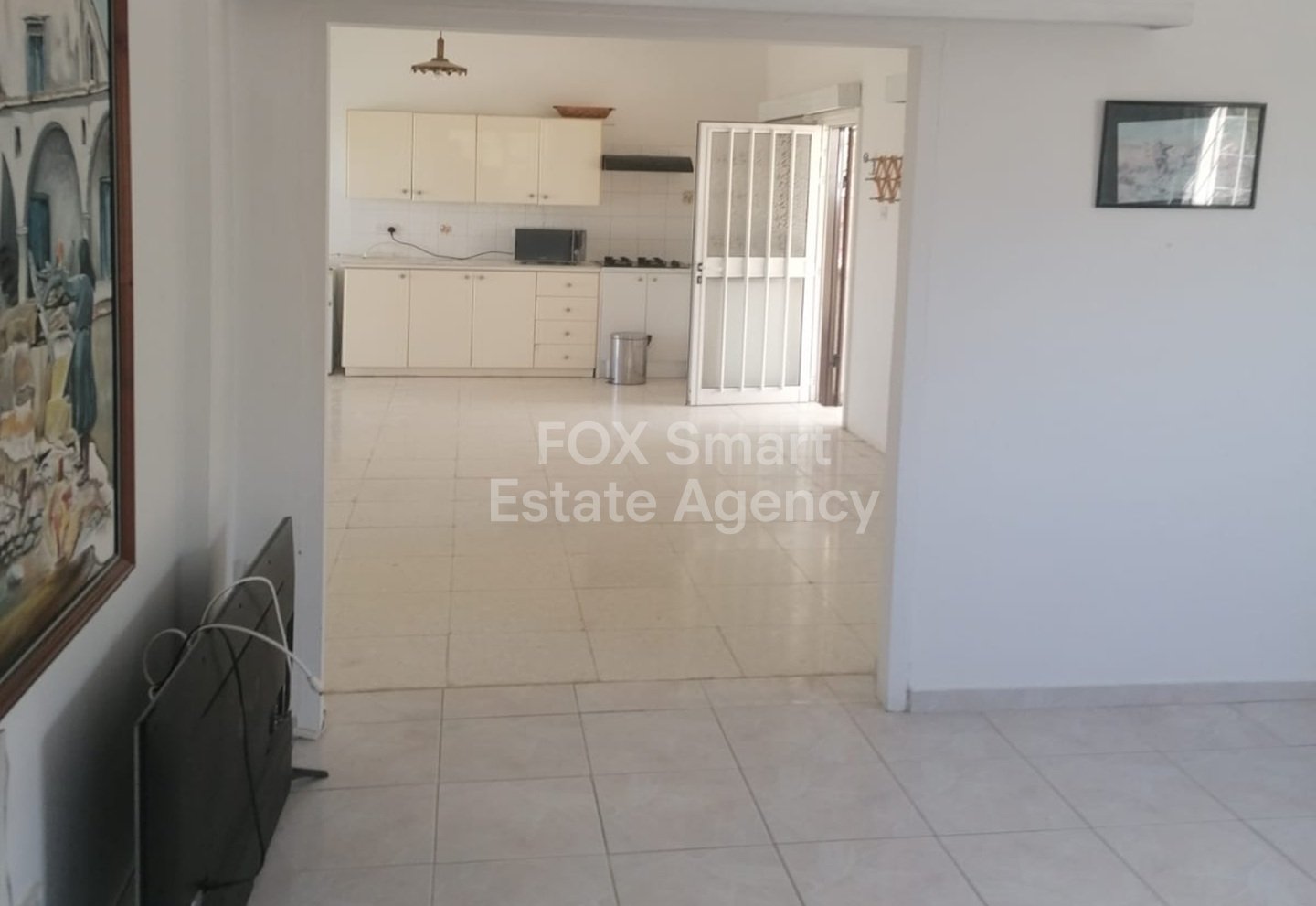 Detached house in over 14000sqm land, between Sia and Alambra