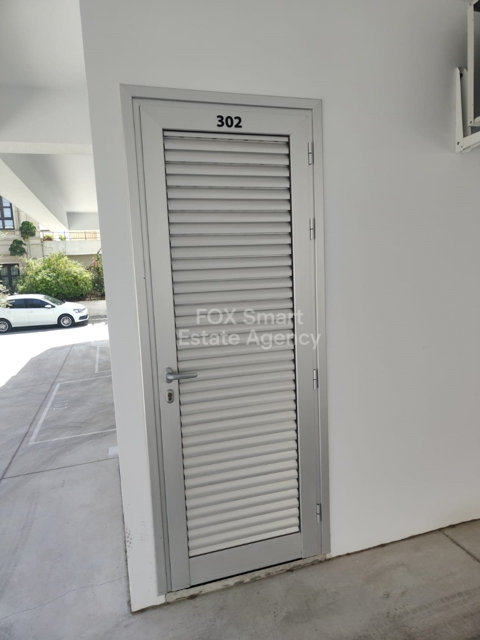 Stylish 1-Bedroom Penthouse with Salt Lake Views – For Rent in Drosia, Larnaca