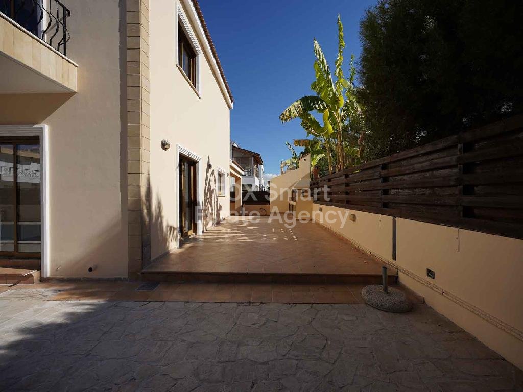 Large detached house in a large plot, Lakatameia-Nicosia for sale