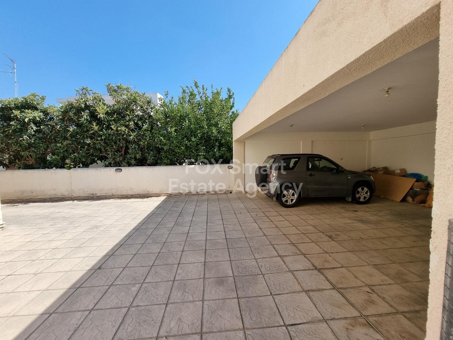 Unfurnished Spacious and Bright 3-Bedroom Ground Floor House in Agios Andreas.