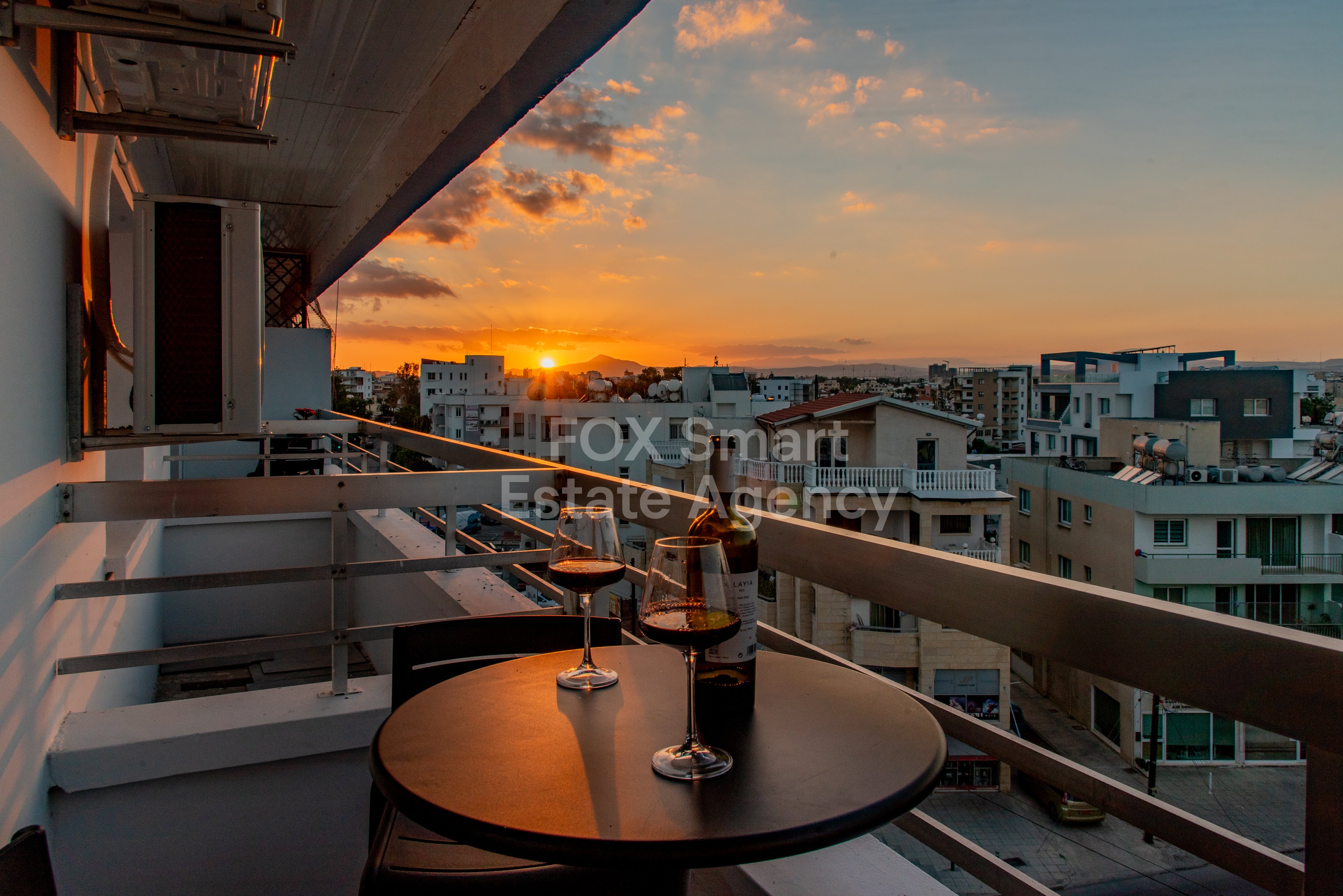 Fully renovated modern apartment near Larnaca Finikoudes