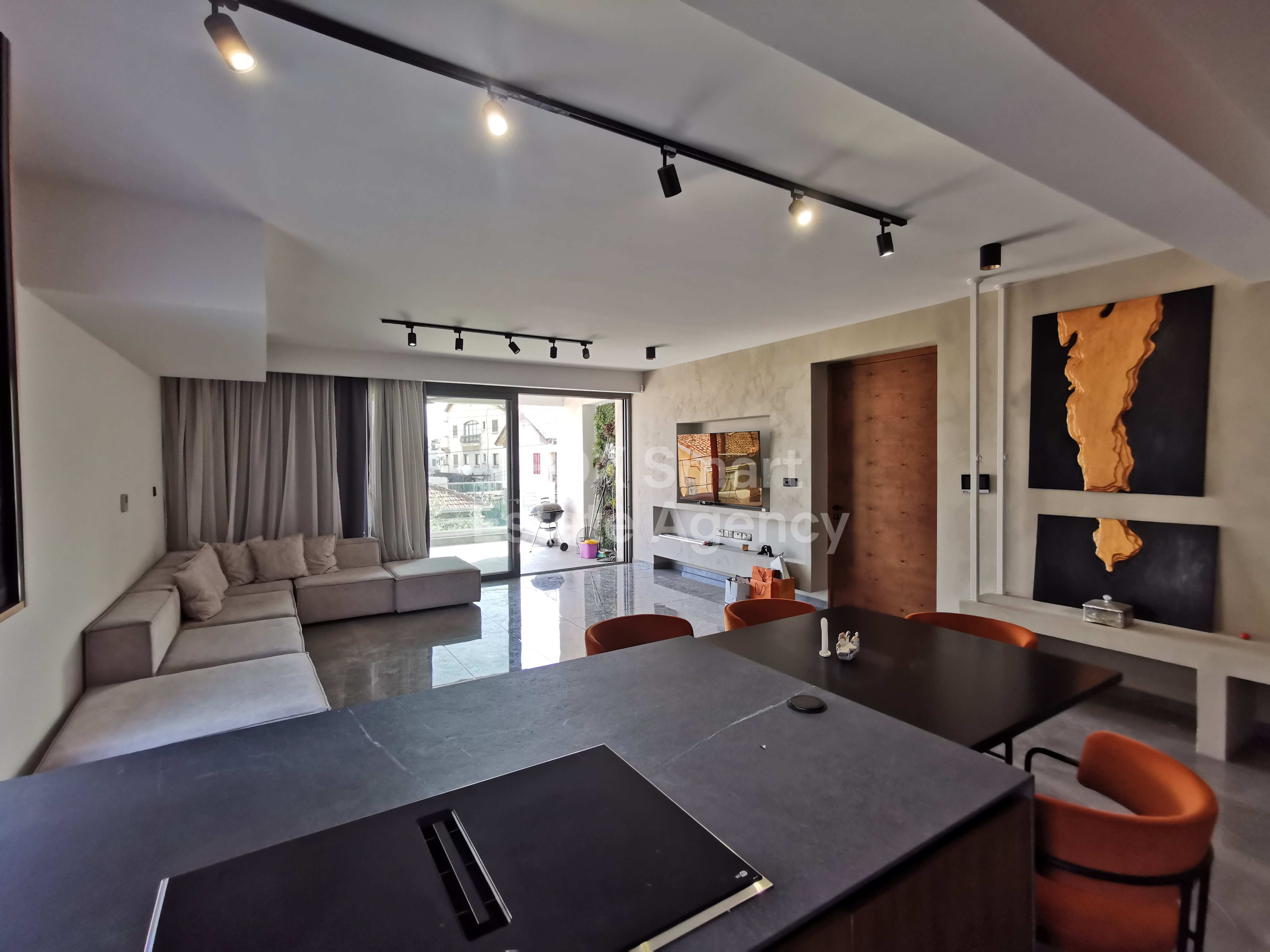 FOR SALE – Modern 3-Bedroom Whole-Floor Apartment | Engomi – Agios Dometios Border