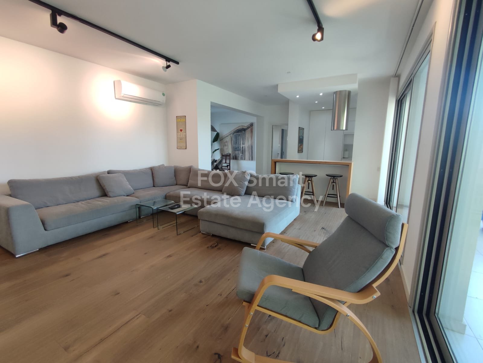 Spacious 2-Bedroom Apartment near Alpha Mega Akropolis