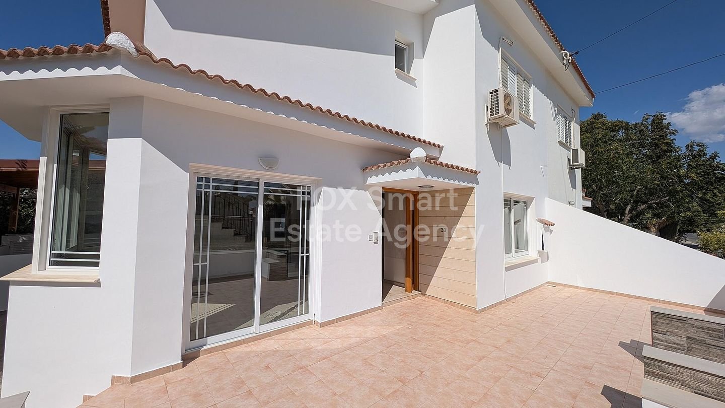 Charming 3-Bedroom Semi-Detached Home with Auxiliary Building in Strovolos