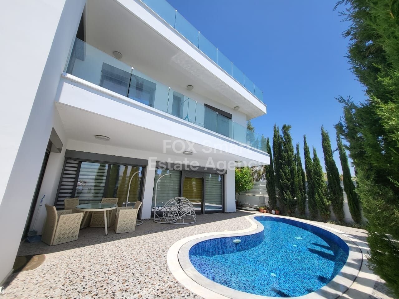 Modern 4-Bedroom Villa for Sale with Private Pool & Rooftop Terrace – Livadia