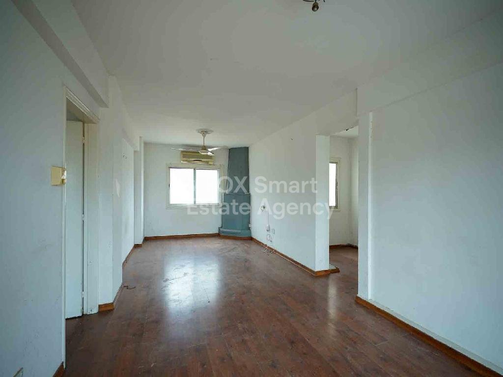 Apartment in Agios Dimitrios - Image 2