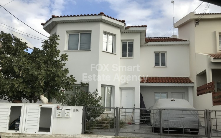 House, For Sale, Nicosia, Lakatameia  6 Bedrooms 4 Bathrooms.....