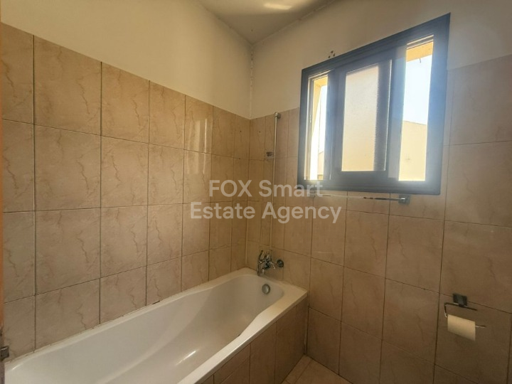 Spacious 4-Bedroom Home in Vergina – Quiet Residential Area