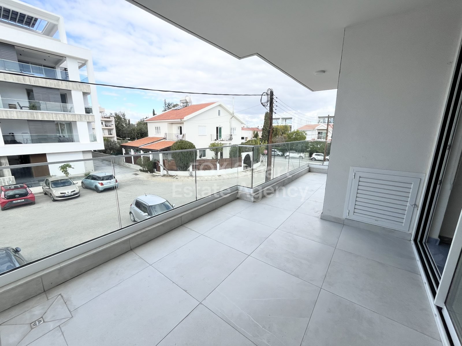 Luxurious modern two bedroom apartment for rent