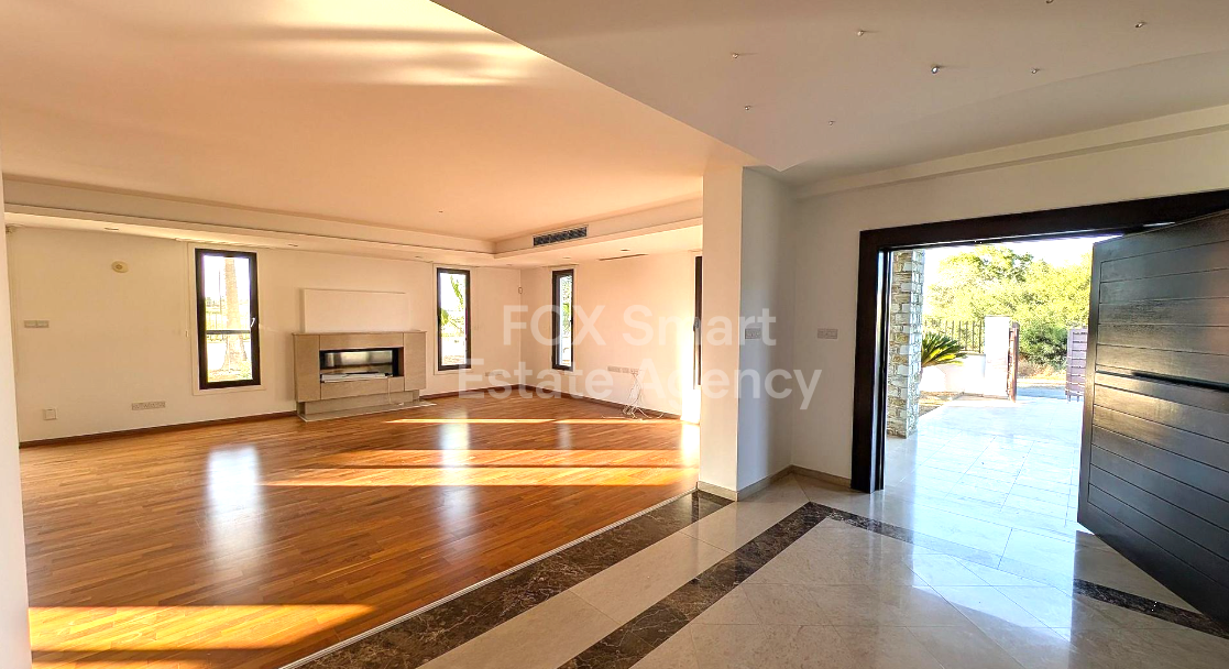 Five bedroom house for sale, Dromolaxia.