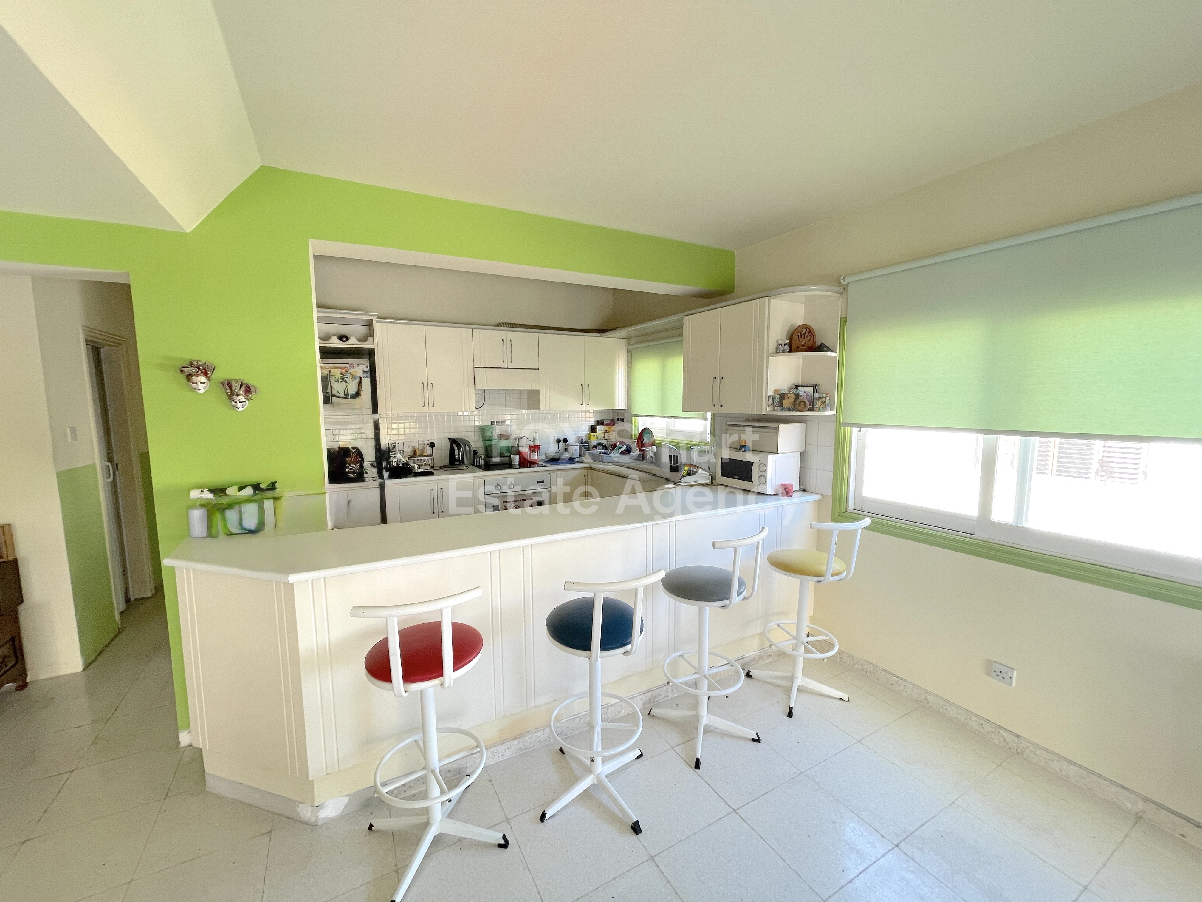 Prime Urban Retreat: Stylish Living in Heart of Aglantzia