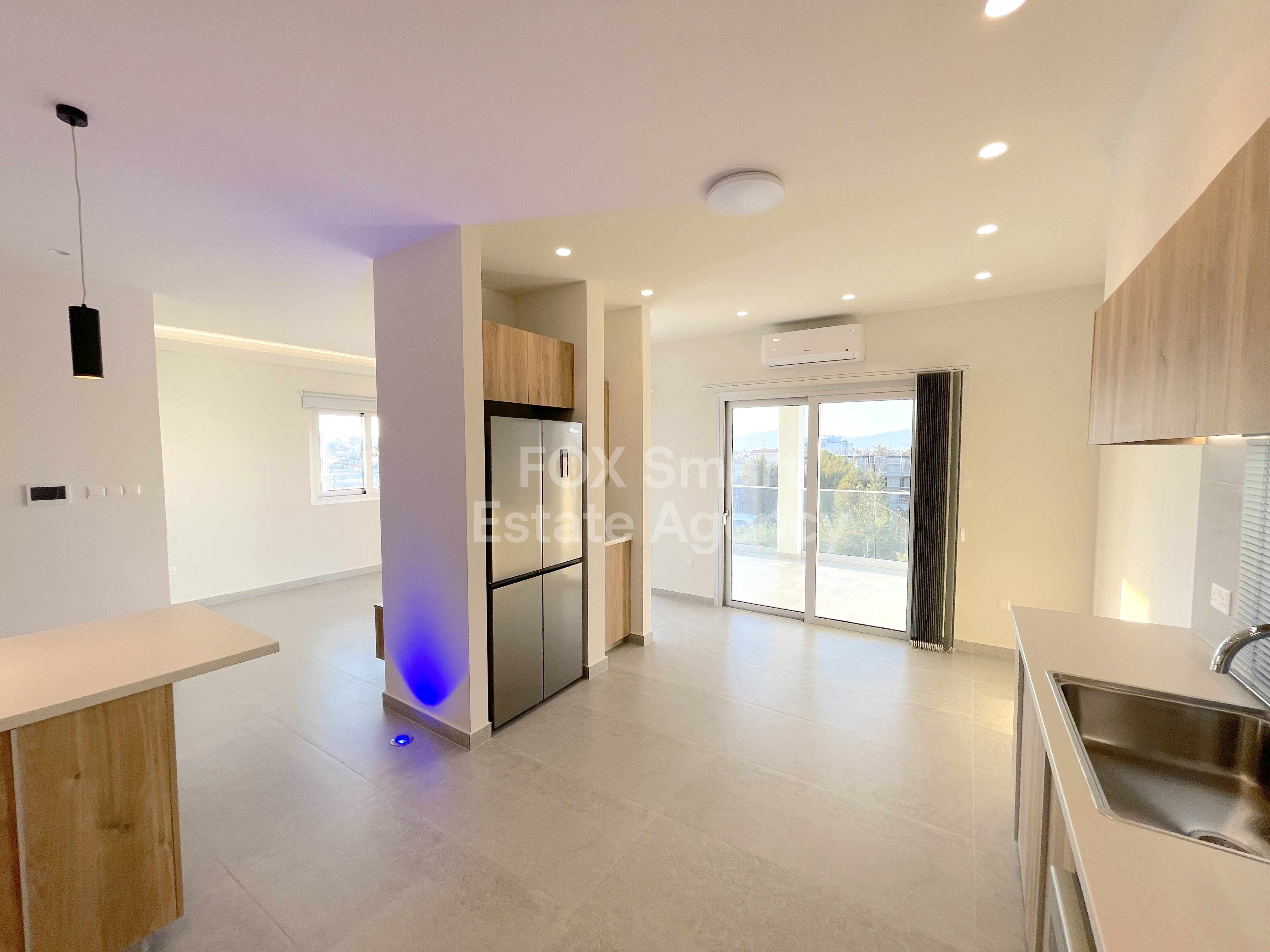 Charming Top-Floor 2-Bedroom Apartment with Expansive Balcony Near American Medical Center in Strovolos!