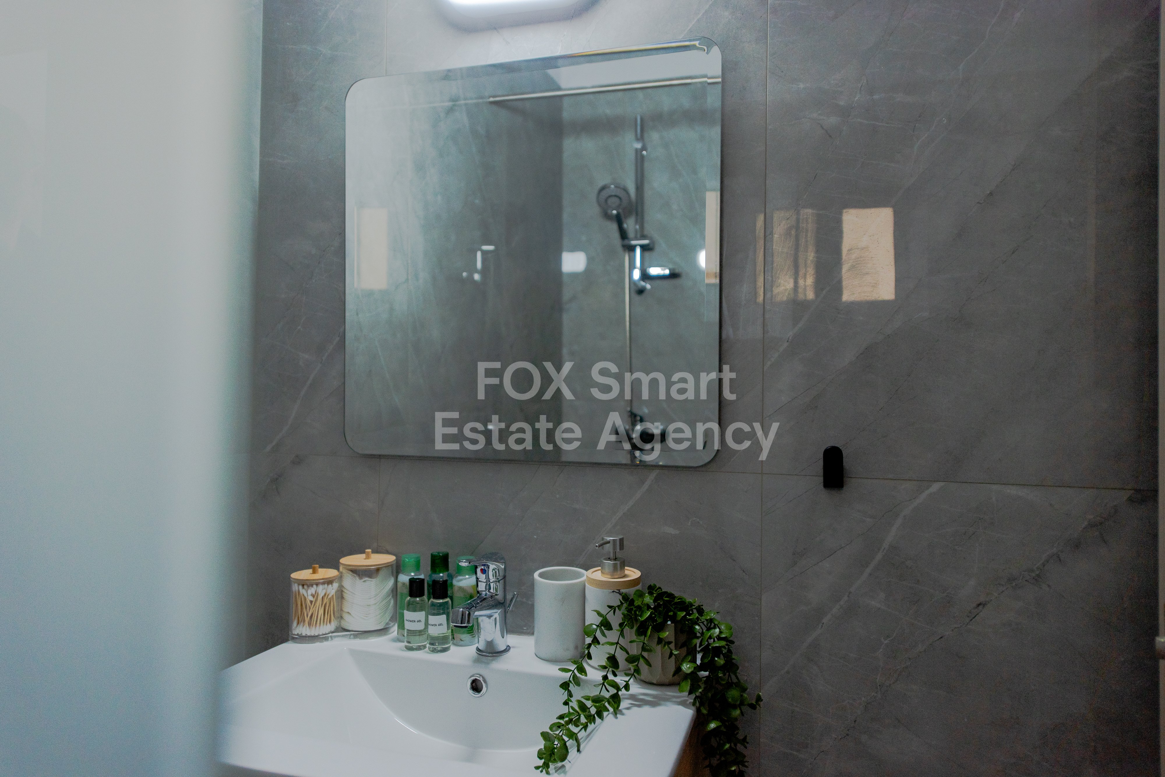 Fully renovated modern apartment near Larnaca Finikoudes