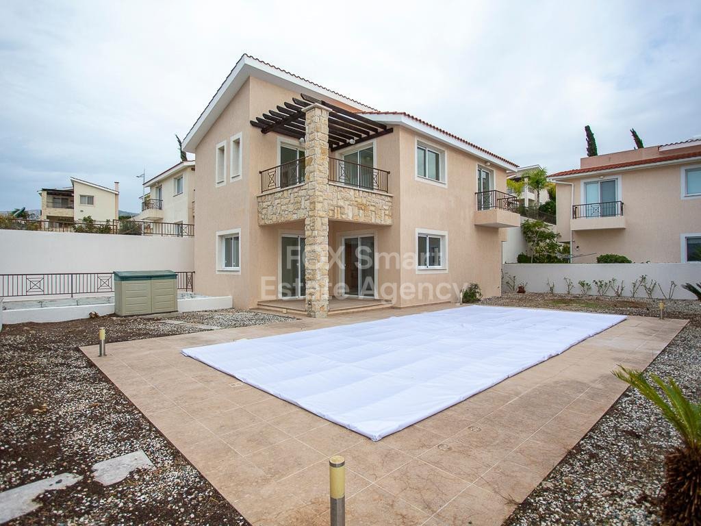 House in Tala - Image 4