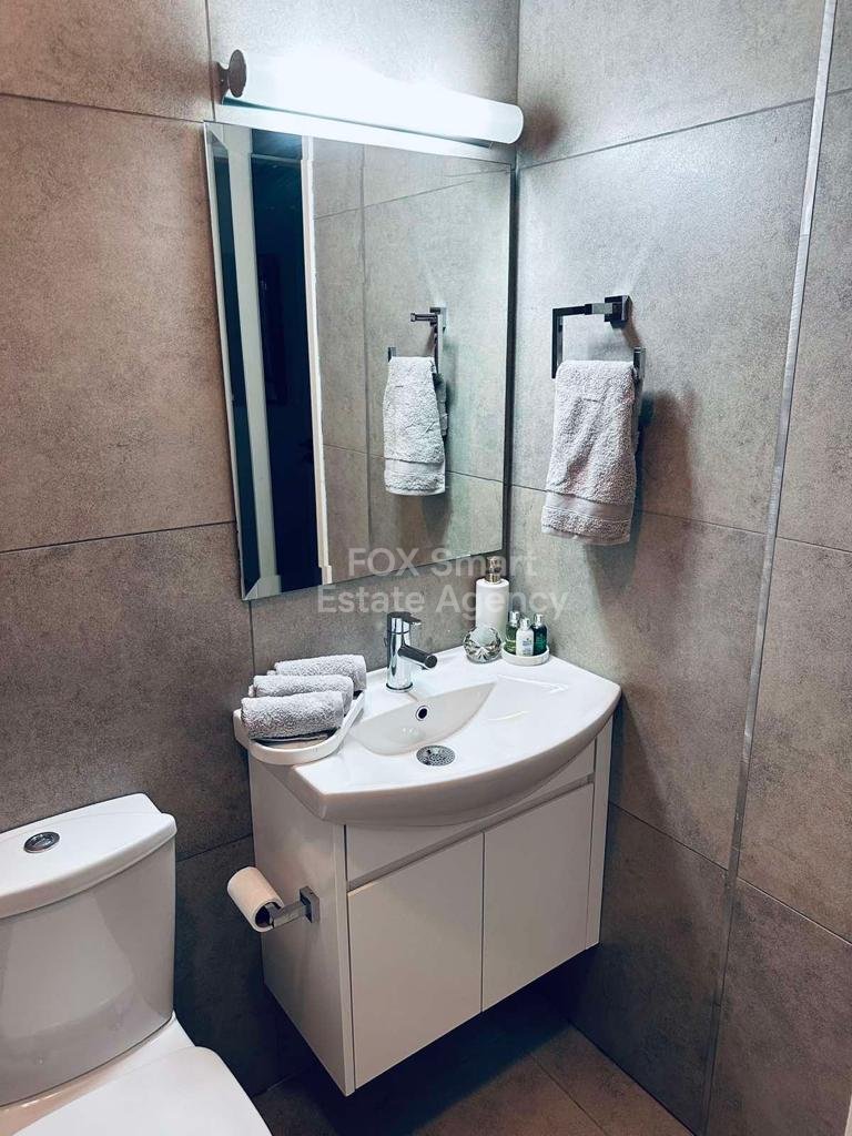 2 Bedroom, Modern Apartment