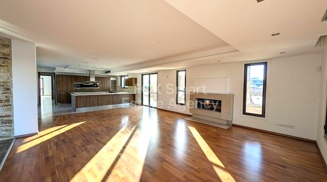 Five bedroom house for sale, Dromolaxia.