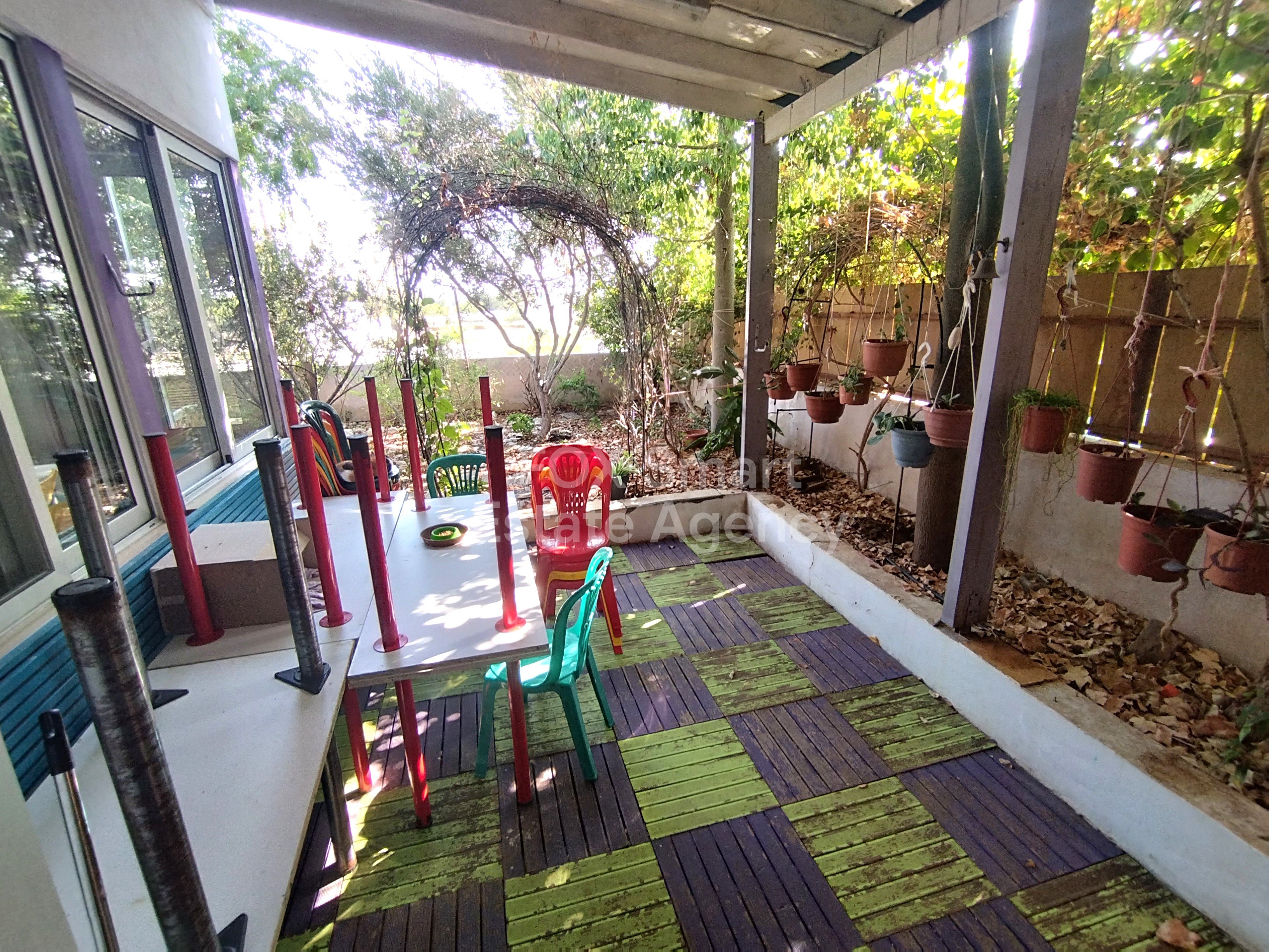 Space, Comfort & Location – 4-Bedroom Residence with Attic & Courtyard