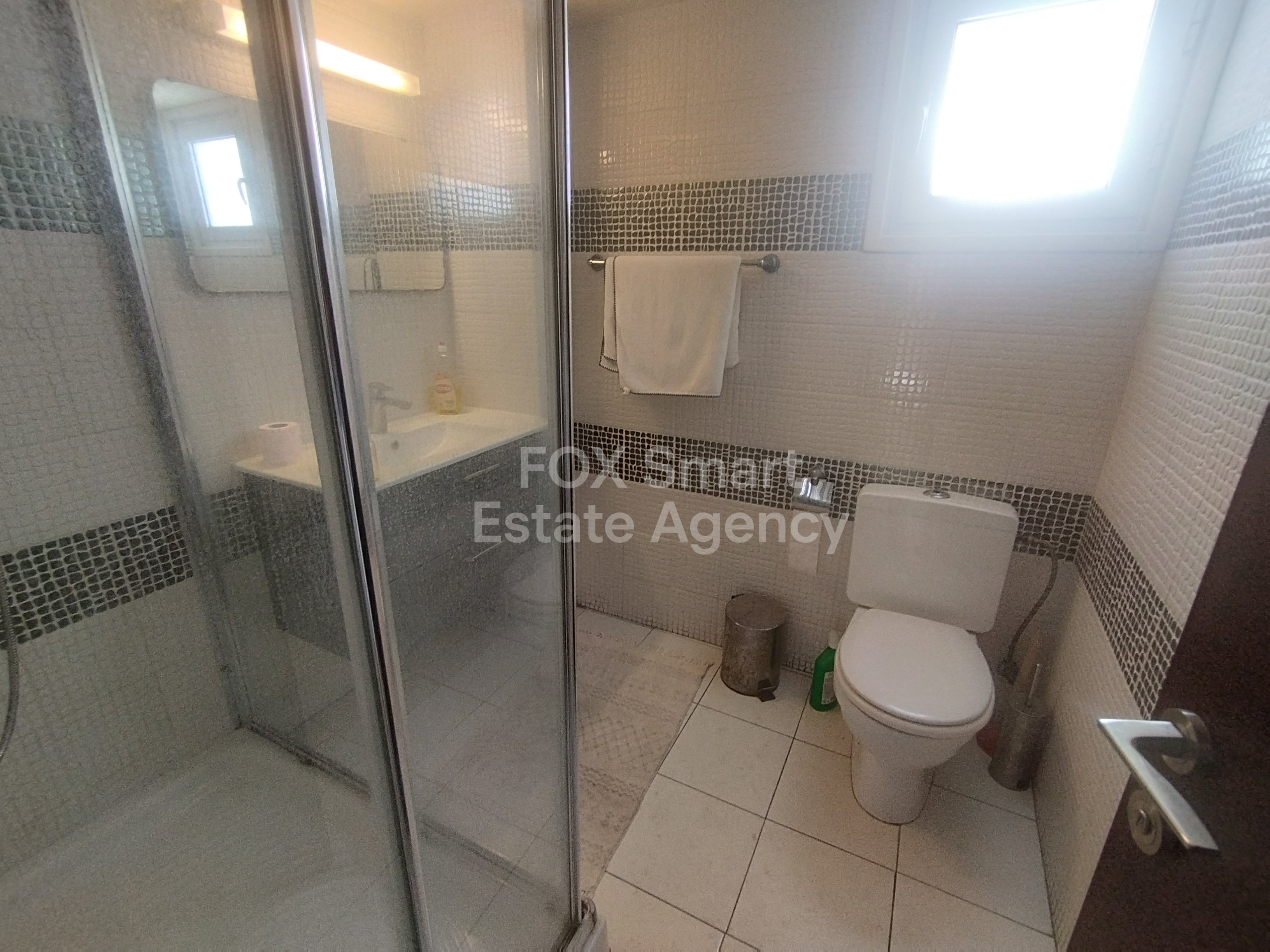 Prime 3-Bedroom Apartment in Central Lykavitos