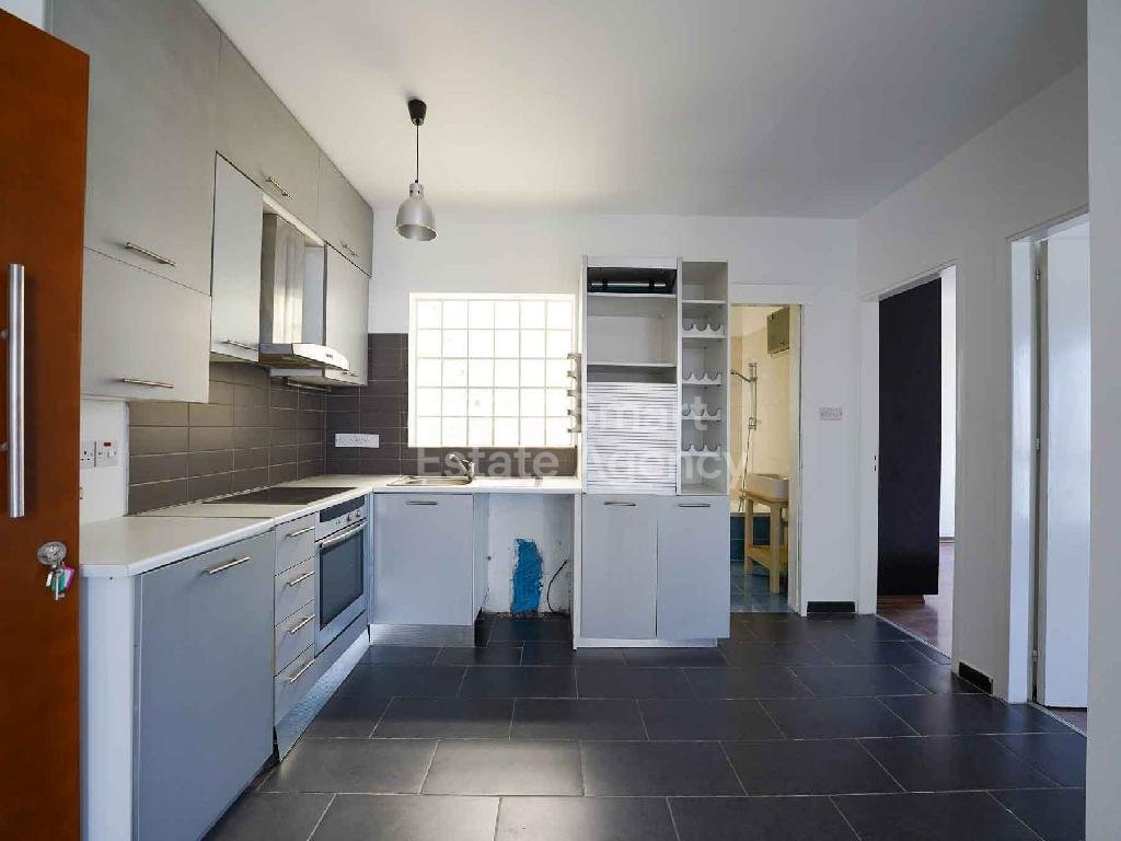 Spacious two bed top floor apartment with roof garden in Strovolos-Nicosia