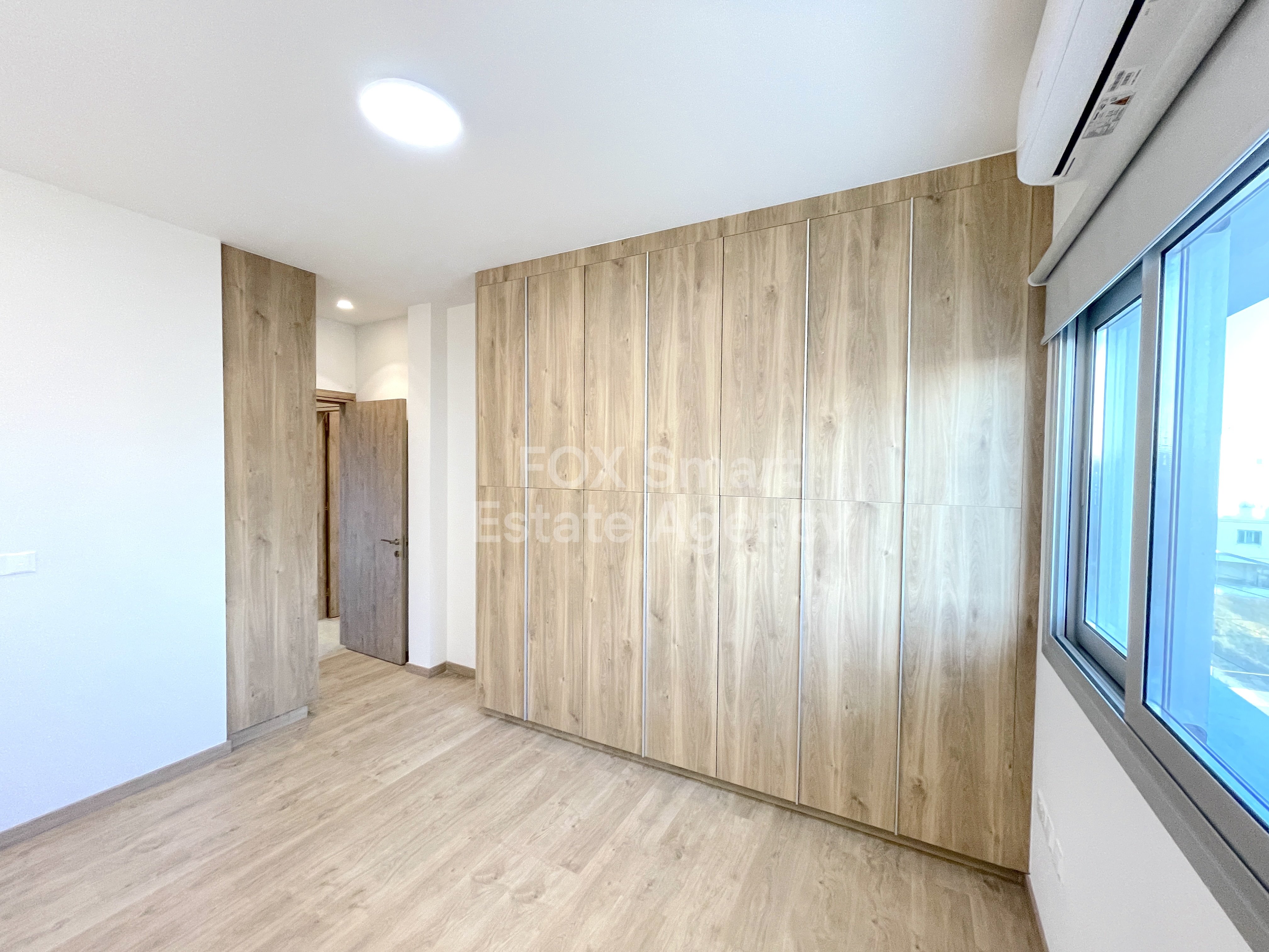 Charming Top-Floor 2-Bedroom Apartment with Expansive Balcony Near American Medical Center in Strovolos!