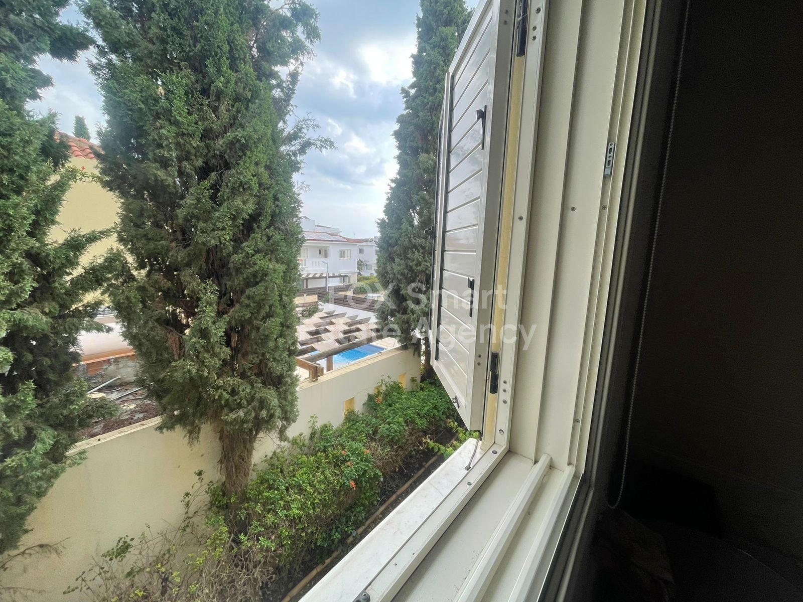 Relaxed Coastal Living: 3-Bedroom Villa Steps from the Beach in Pyla