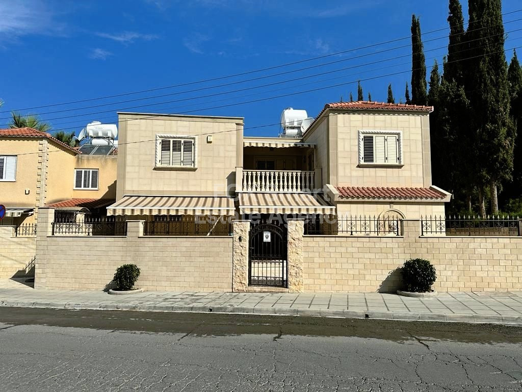 House, For Sale, Paphos  4 Bedrooms 3 Bathrooms 500.00 SqMt 