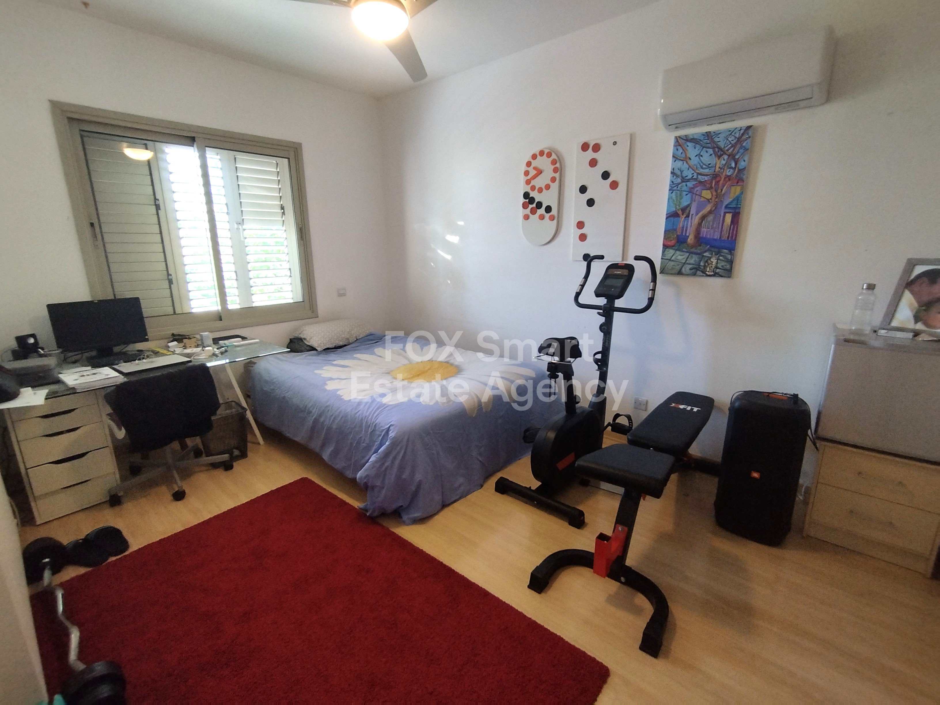 Space, Comfort & Location – 4-Bedroom Residence with Attic & Courtyard