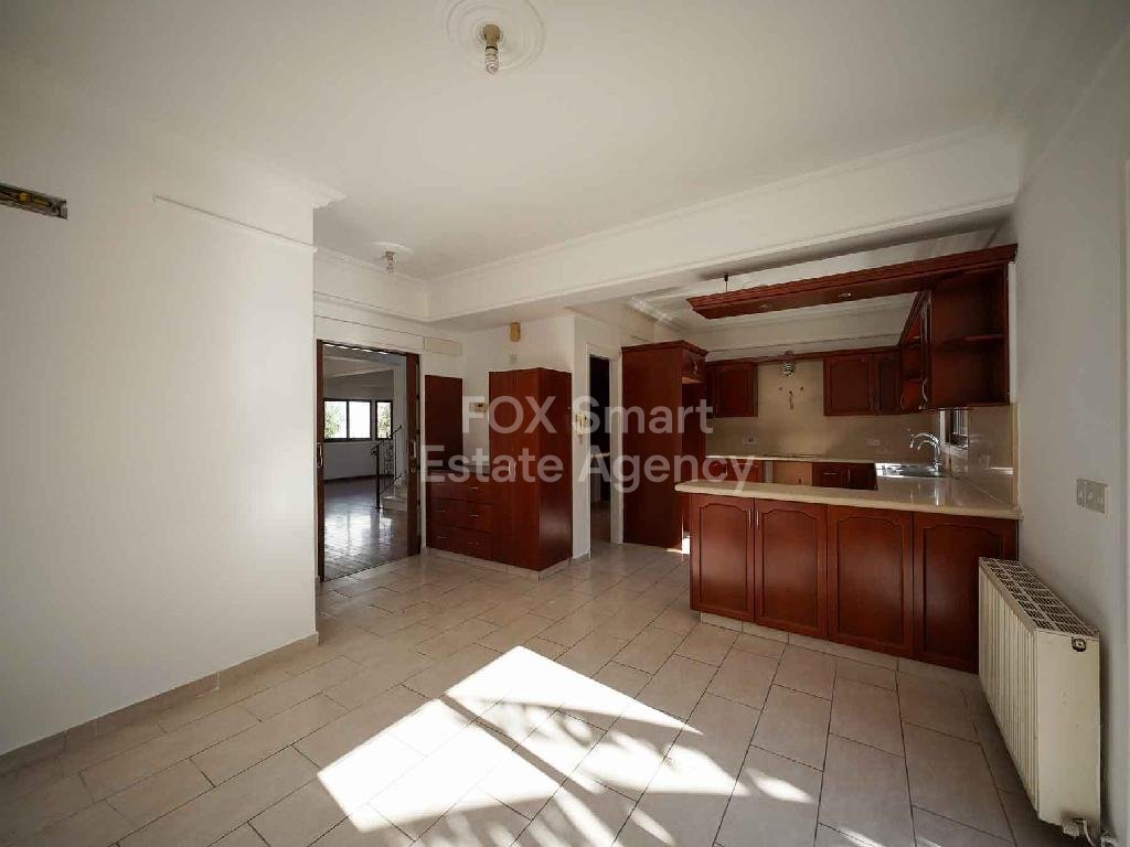 Large detached house in a large plot, Lakatameia-Nicosia for sale