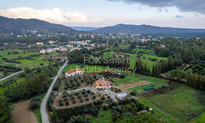 For Sale: Charming House with Spacious Grounds in Pyrga