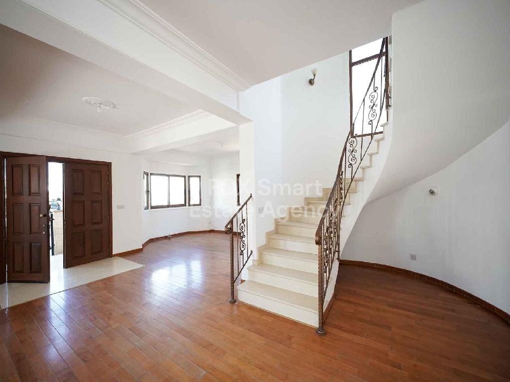 Large detached house in a large plot, Lakatameia-Nicosia for sale