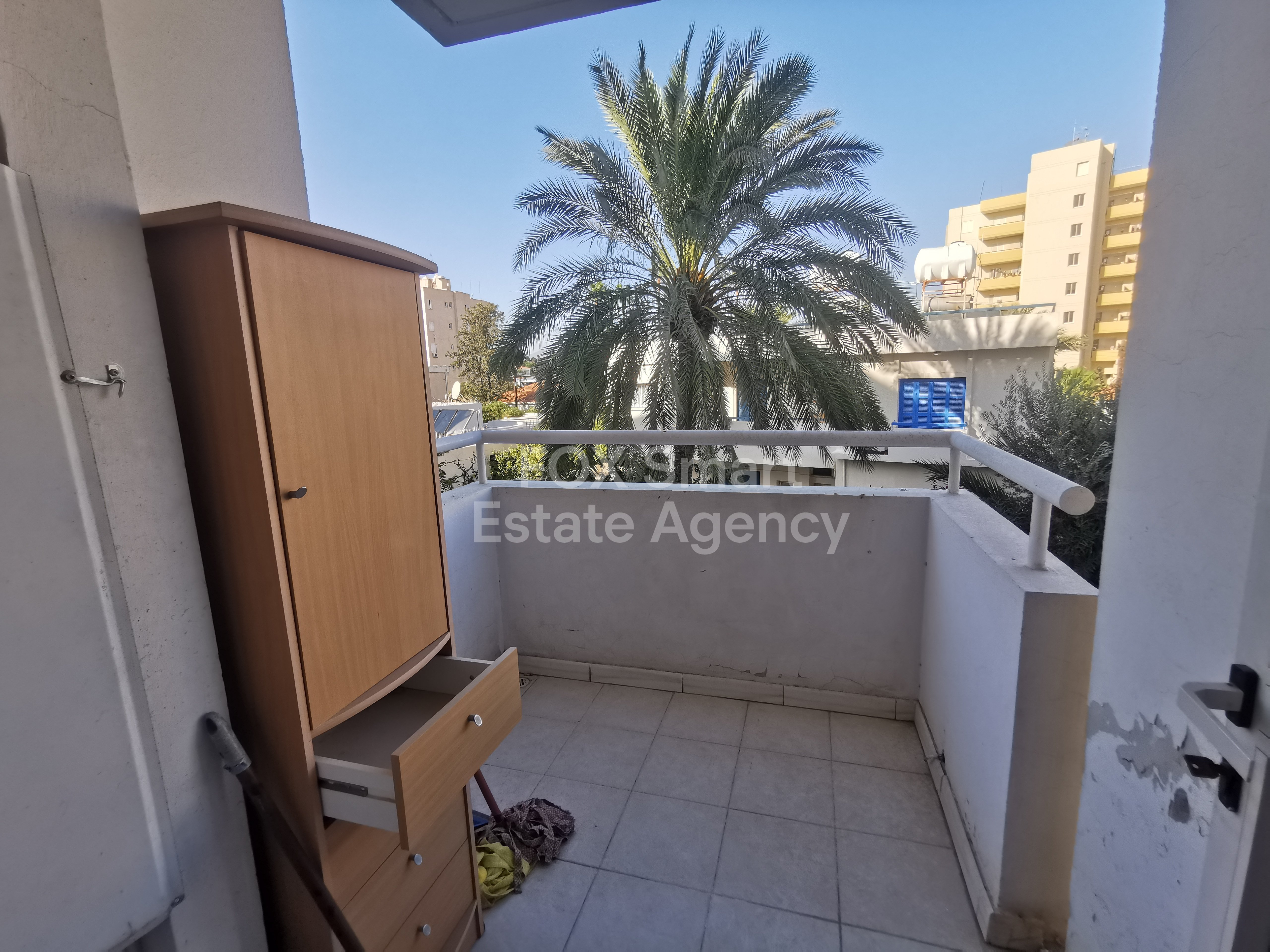 Renovated 2-Bedroom Apartment in Agios Antonios opposite PEO