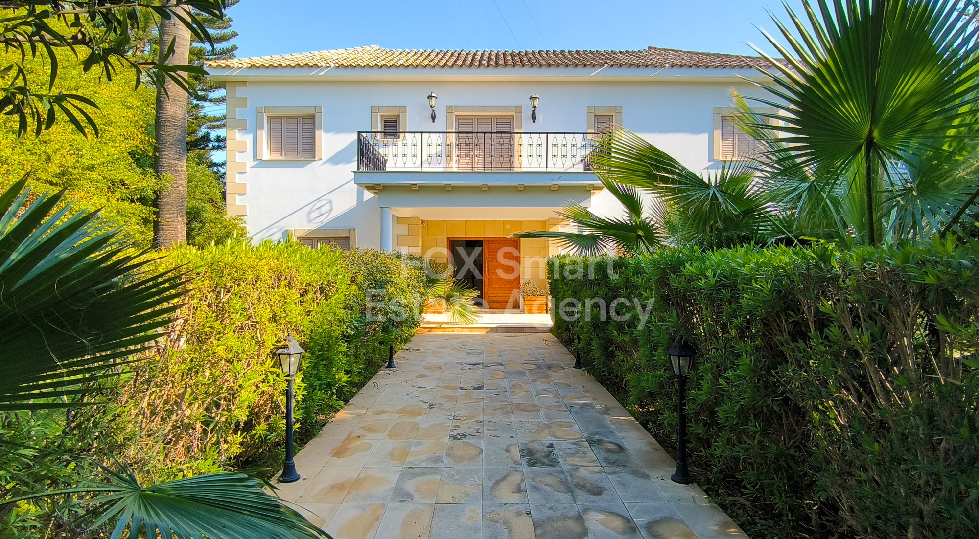 Luxury 5-Bedroom Villa with Private Pool – Prime Residential Area of Larnaca, Cyprus