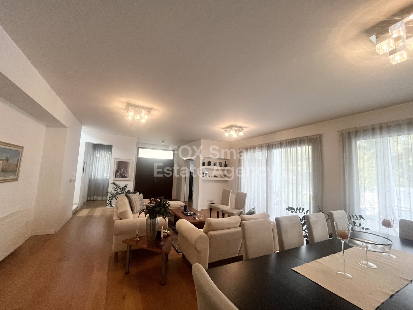 For rent 5 bedroom semi detached furnished house in Strovolos, close to the Presidential Palace, Wargaming, English School and PWC.