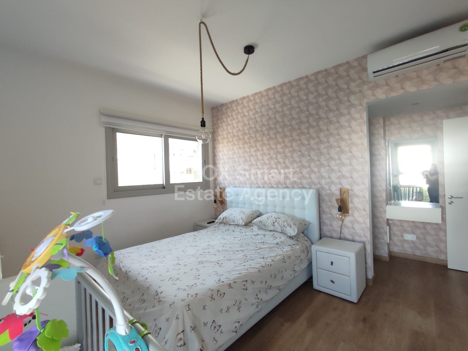 Spacious 2-Bedroom Apartment near Alpha Mega Akropolis