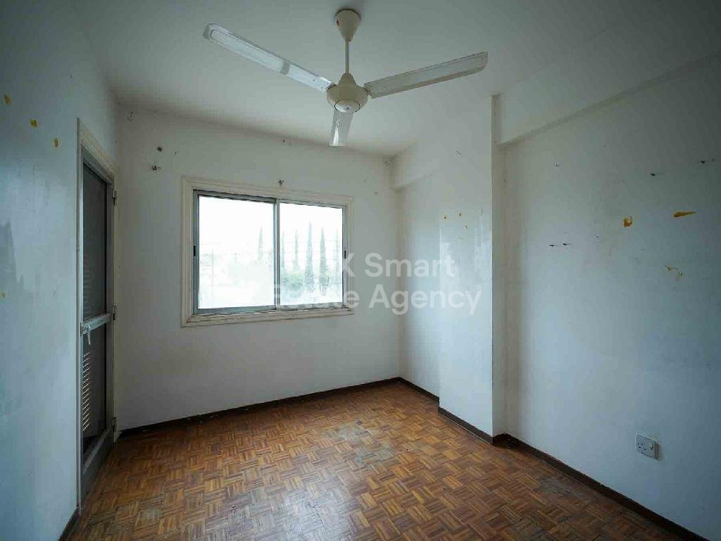 Apartment in Agios Dimitrios - Image 4