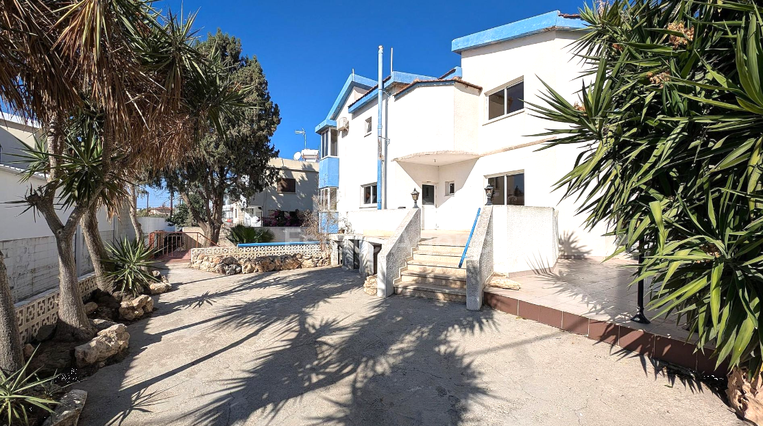 Four bedroom house for sale, Aradippou.