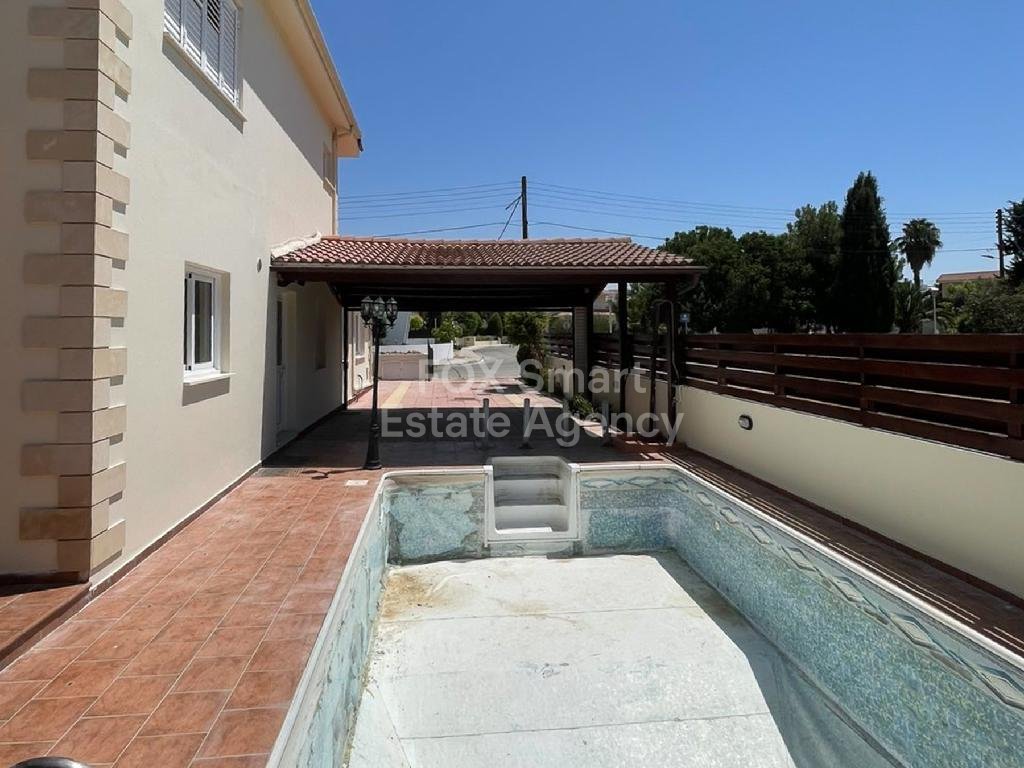 Spacious three-bedroom house in Egkomi, Nicosia for sale