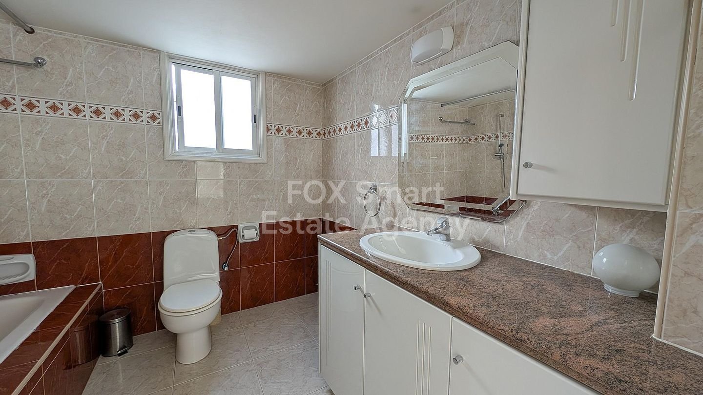 Charming 3-Bedroom Semi-Detached Home with Auxiliary Building in Strovolos