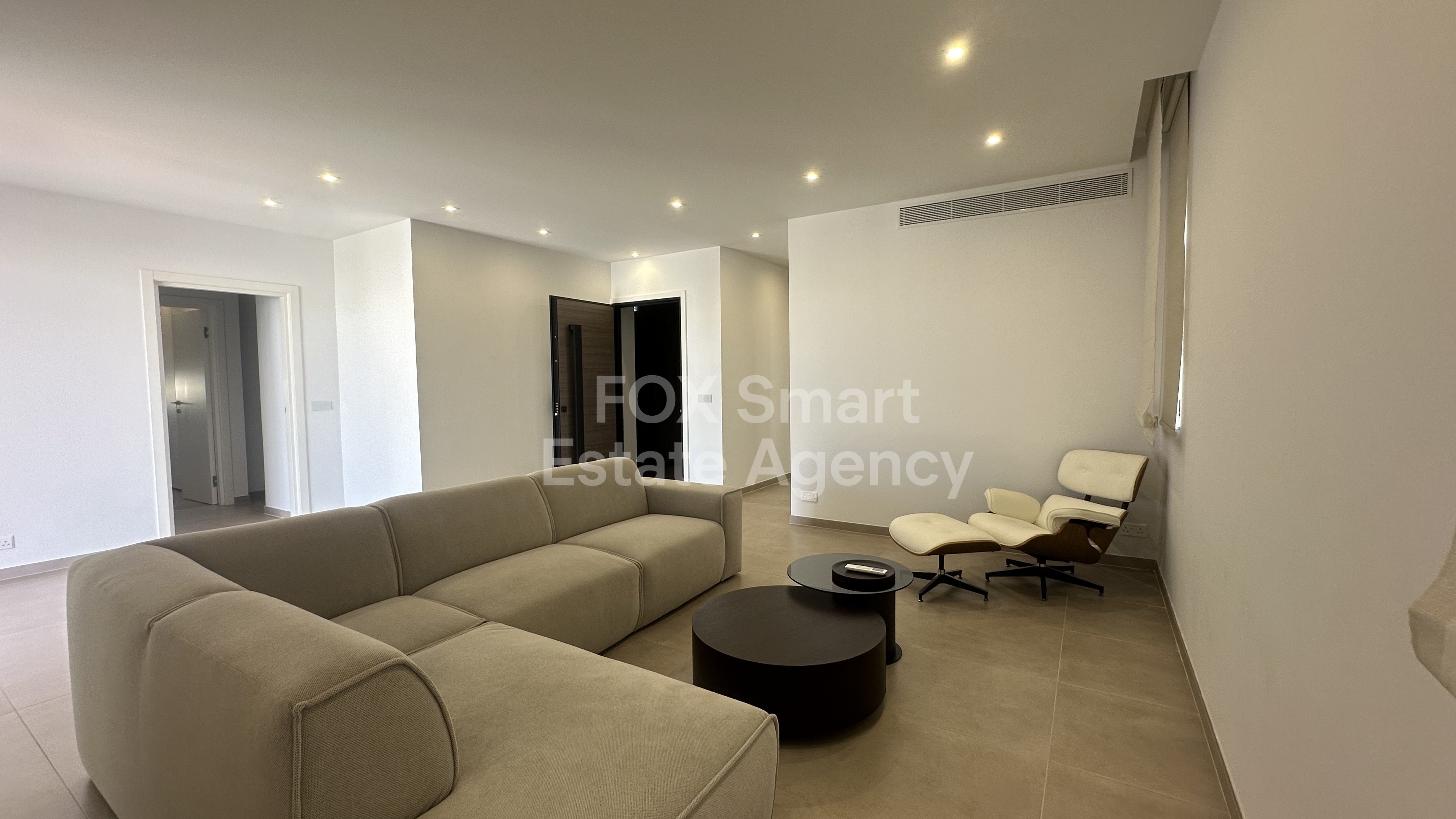 Luxurious Three Bedroom Penthouse Apartment