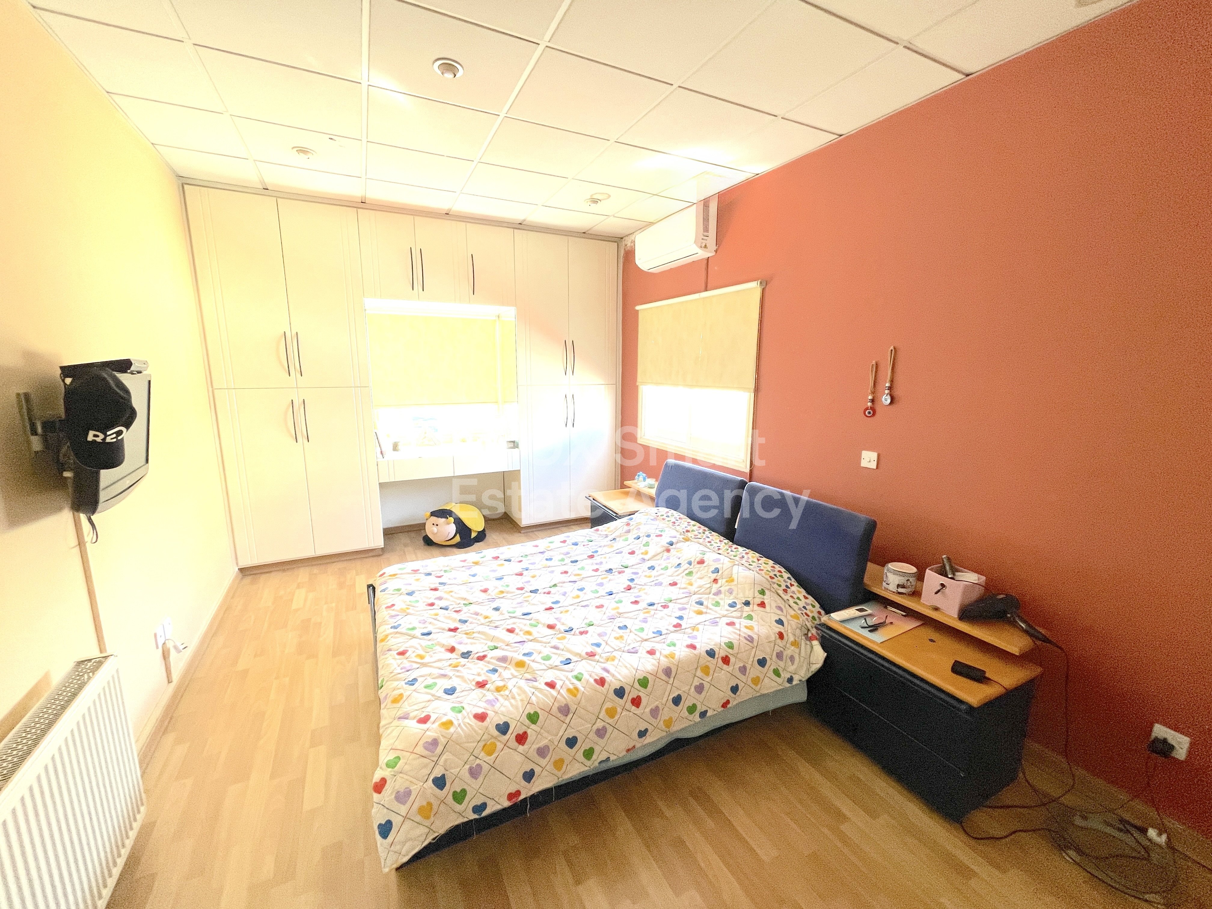 Prime Urban Retreat: Stylish Living in Heart of Aglantzia