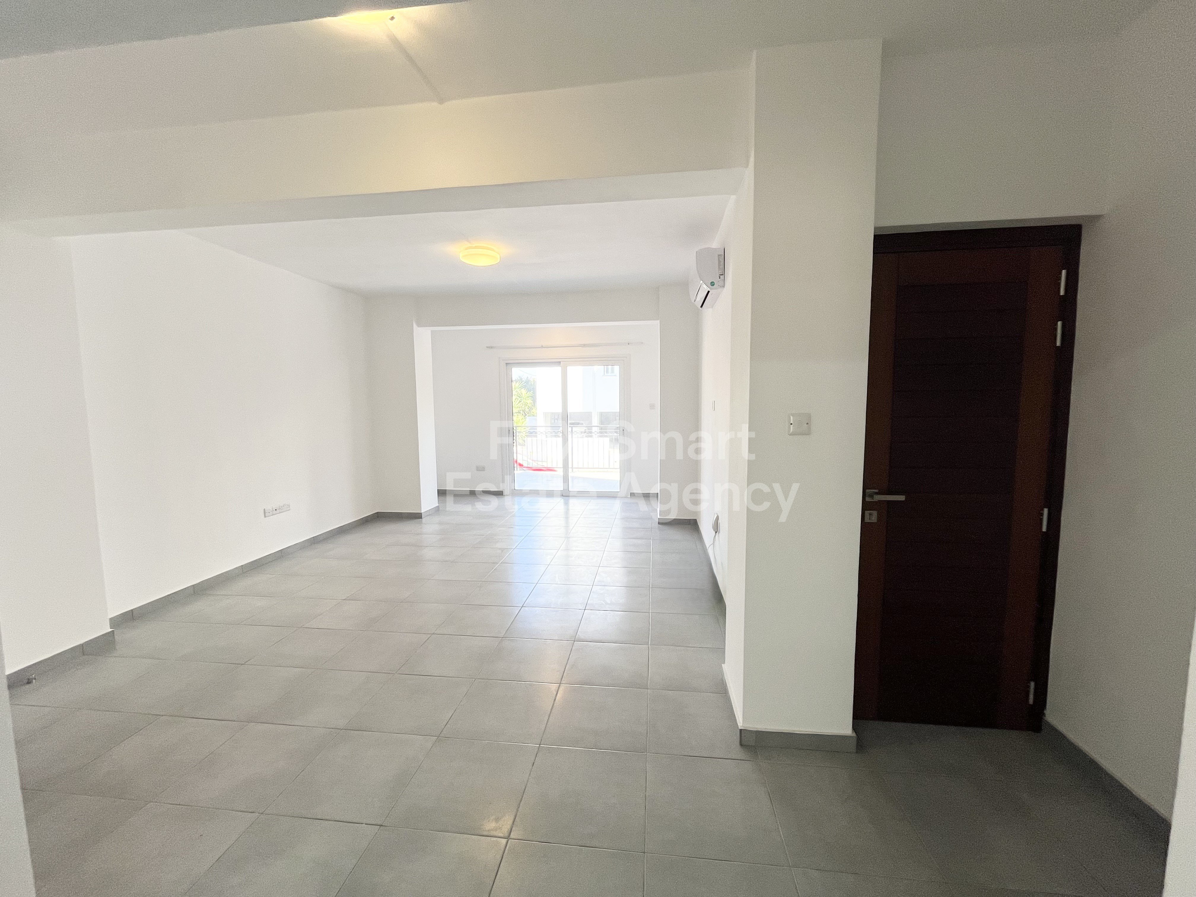 For rent 4 bedroom ground floor apartment in Makedonitissa, Nicosia.