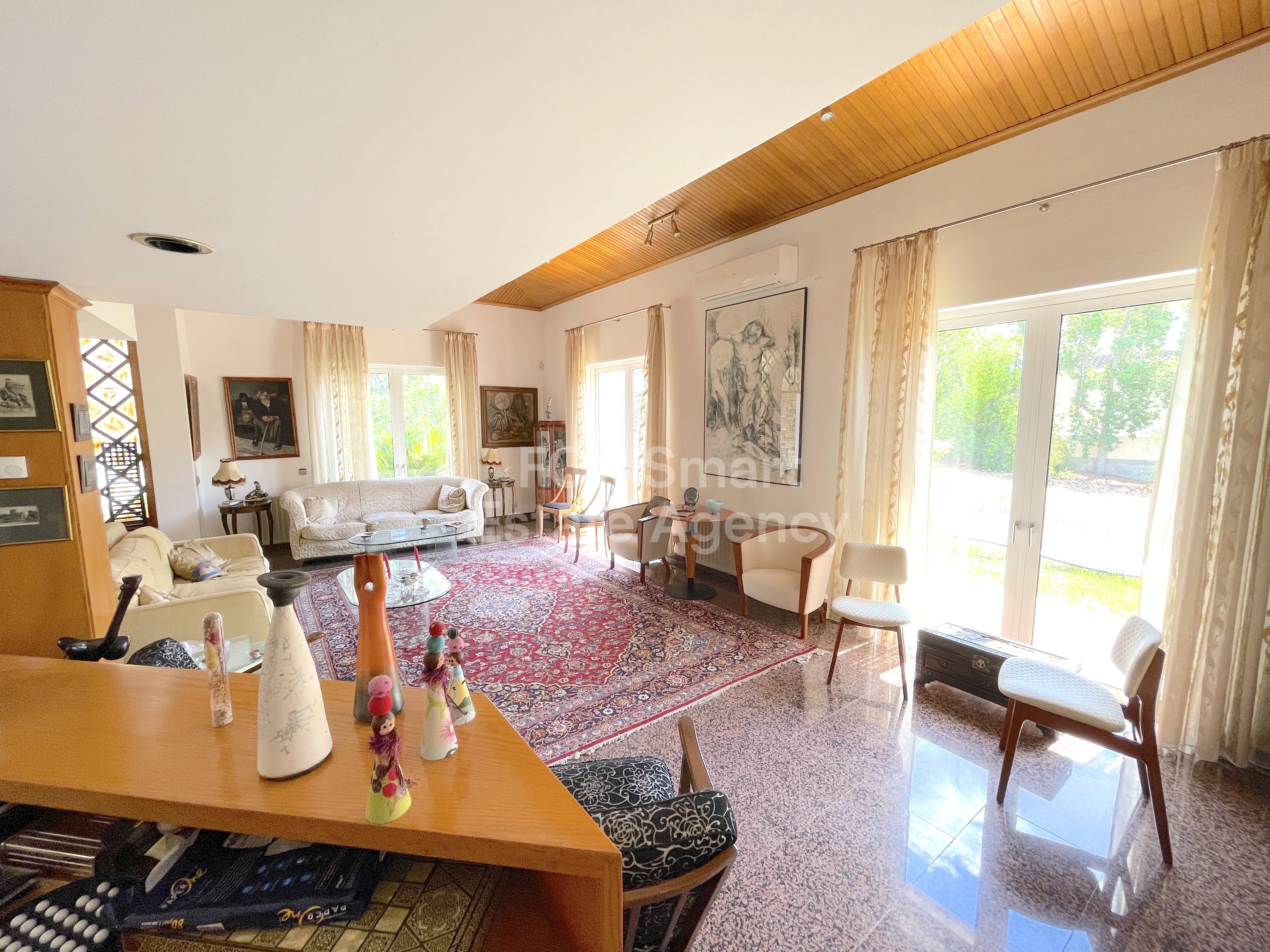 Timeless Elegance in Platy Aglantzias area: Your Dream Home with big yard Awaits